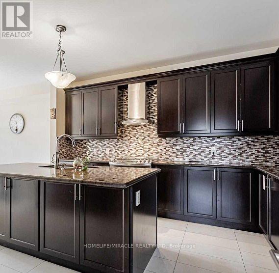 170 Maxwell Street, Toronto, Ontario  M3H 0B5 - Photo 2 - C12901134