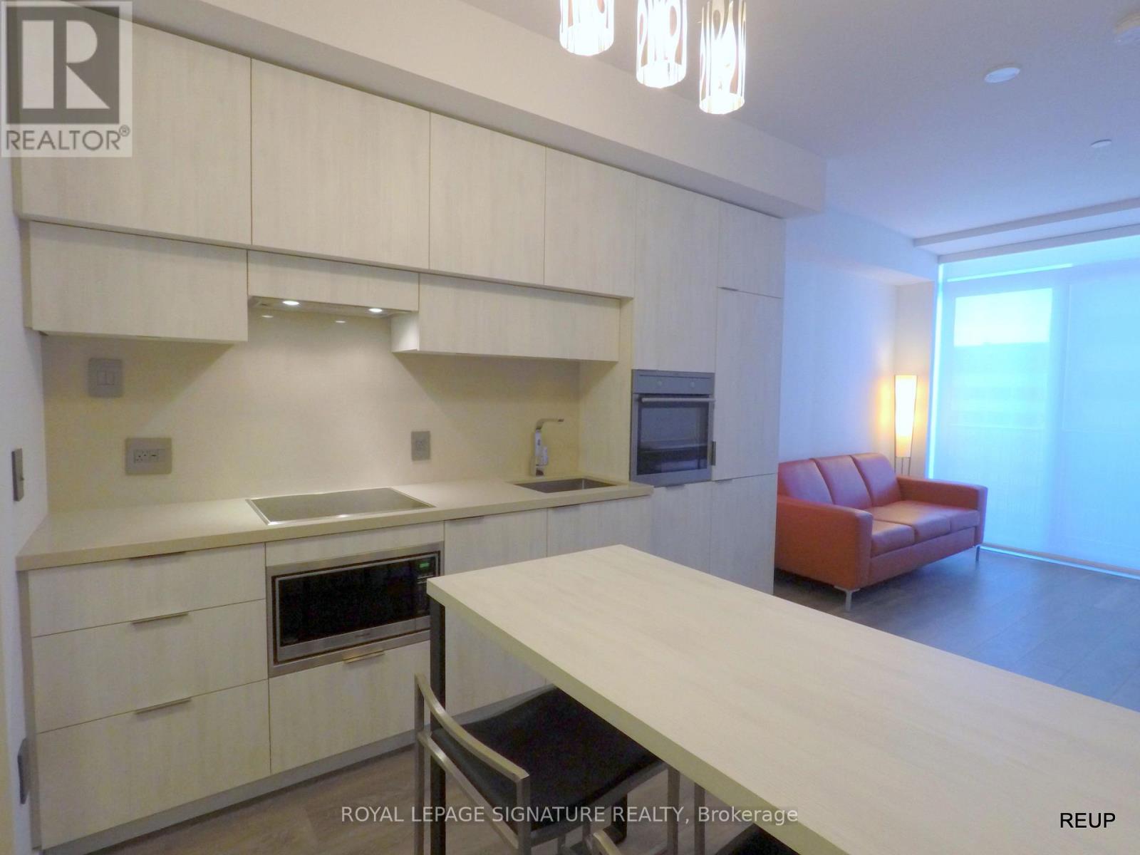 2402 - 8 Eglinton Avenue E, Toronto (Mount Pleasant West), Ontario  M4P 0C1 - Photo 6 - C12901170