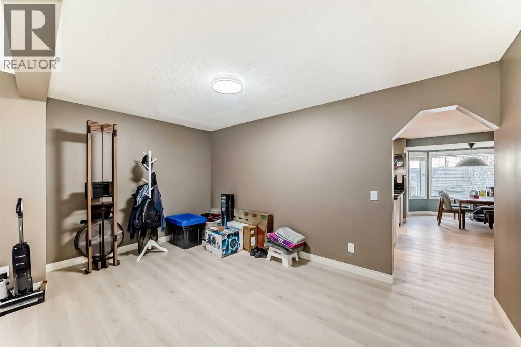 668 Scimitar Bay NW, Calgary, Alberta  T3L 2B2 - Photo 13 - A2292576