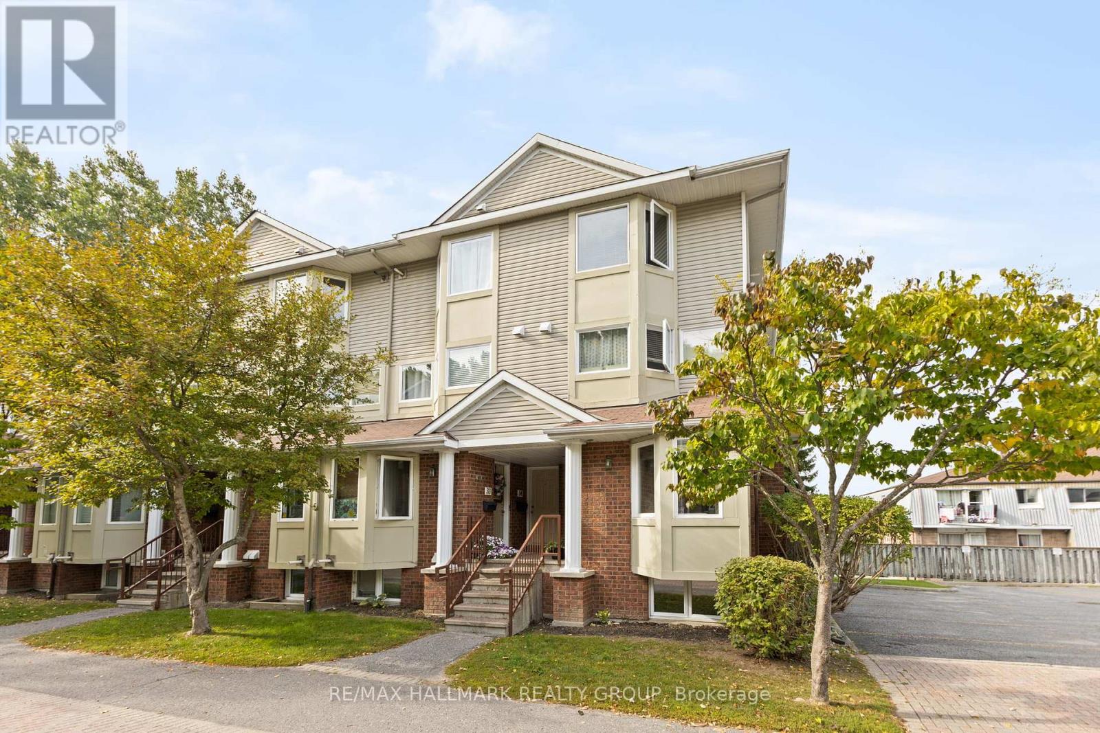 35 - 1400 Wildberry Court, Ottawa, Ontario  K1C 7K6 - Photo 3 - X12901024