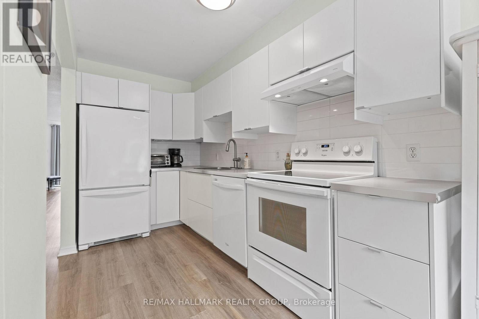 35 - 1400 Wildberry Court, Ottawa, Ontario  K1C 7K6 - Photo 6 - X12901024