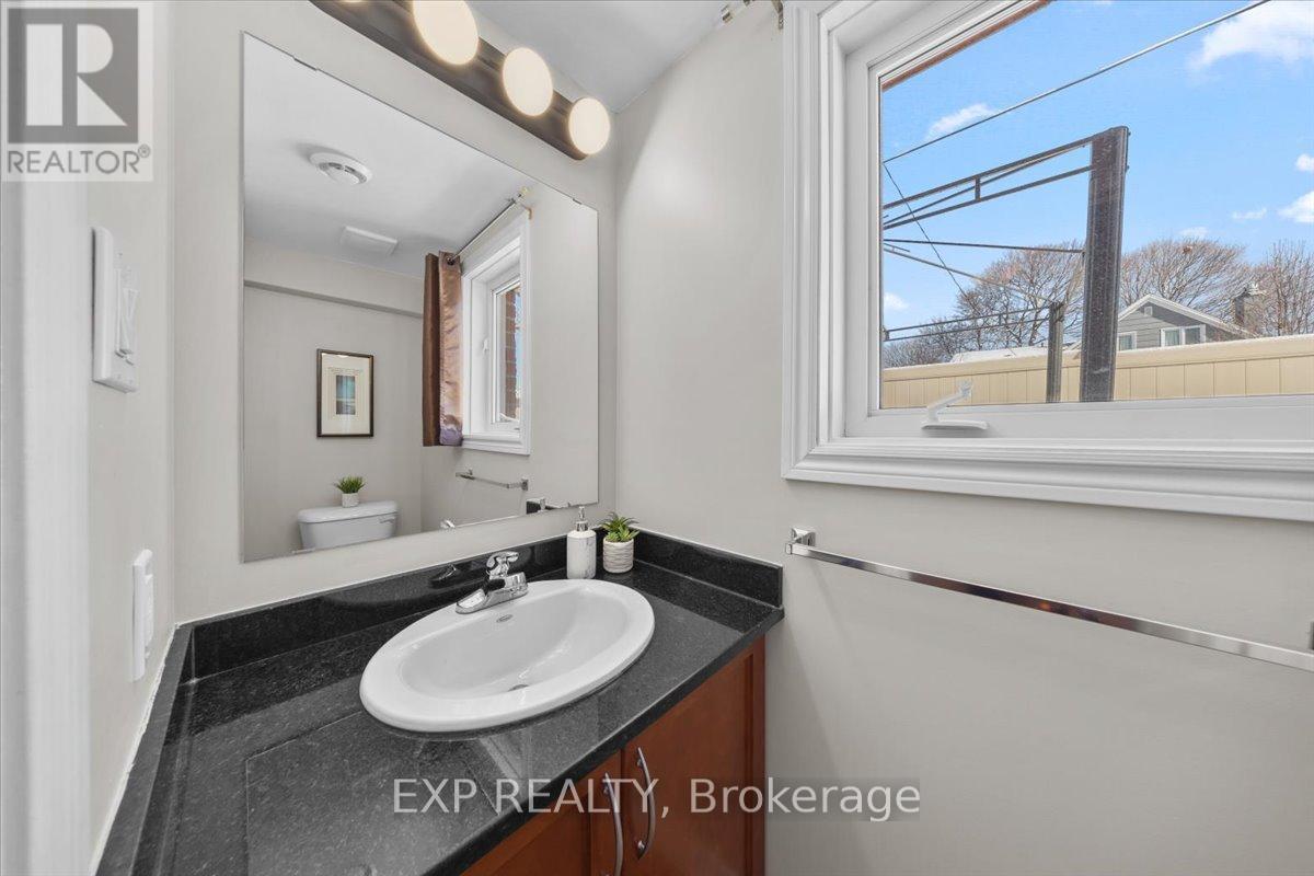 374 Greenwood Avenue, Ottawa, Ontario  K2A 4E6 - Photo 24 - X12901060