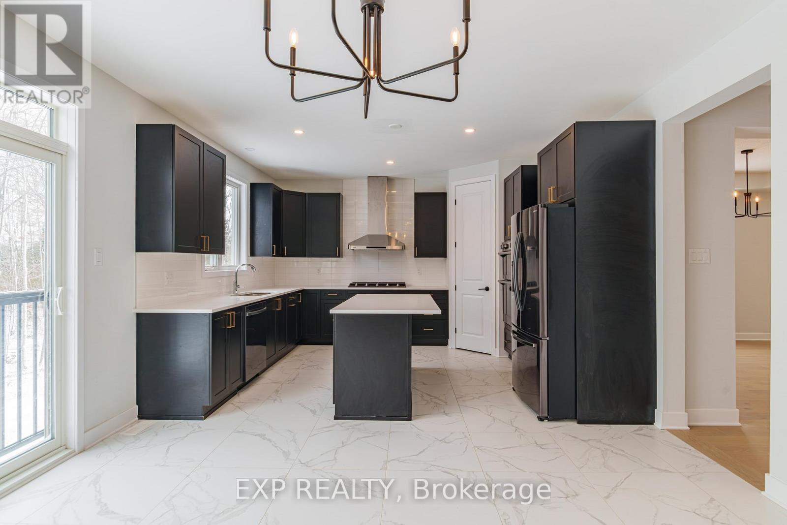 256 Antler Court, Mississippi Mills, Ontario  K0A 1A0 - Photo 11 - X12901138