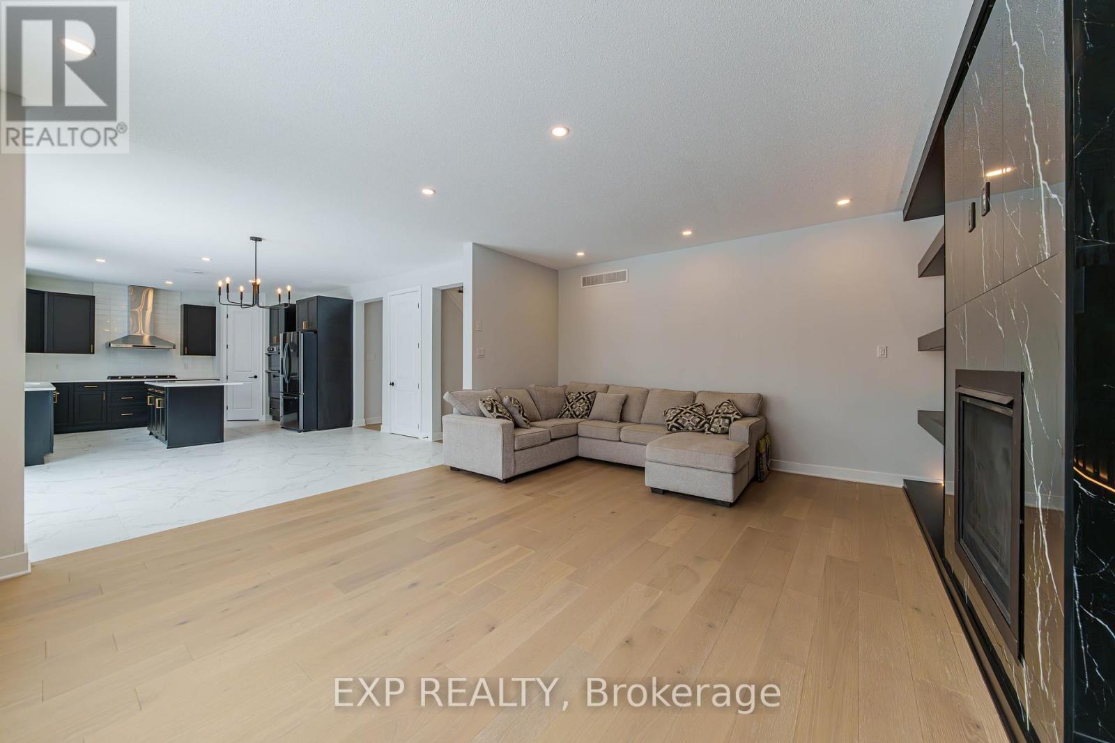 256 Antler Court, Mississippi Mills, Ontario  K0A 1A0 - Photo 20 - X12901138