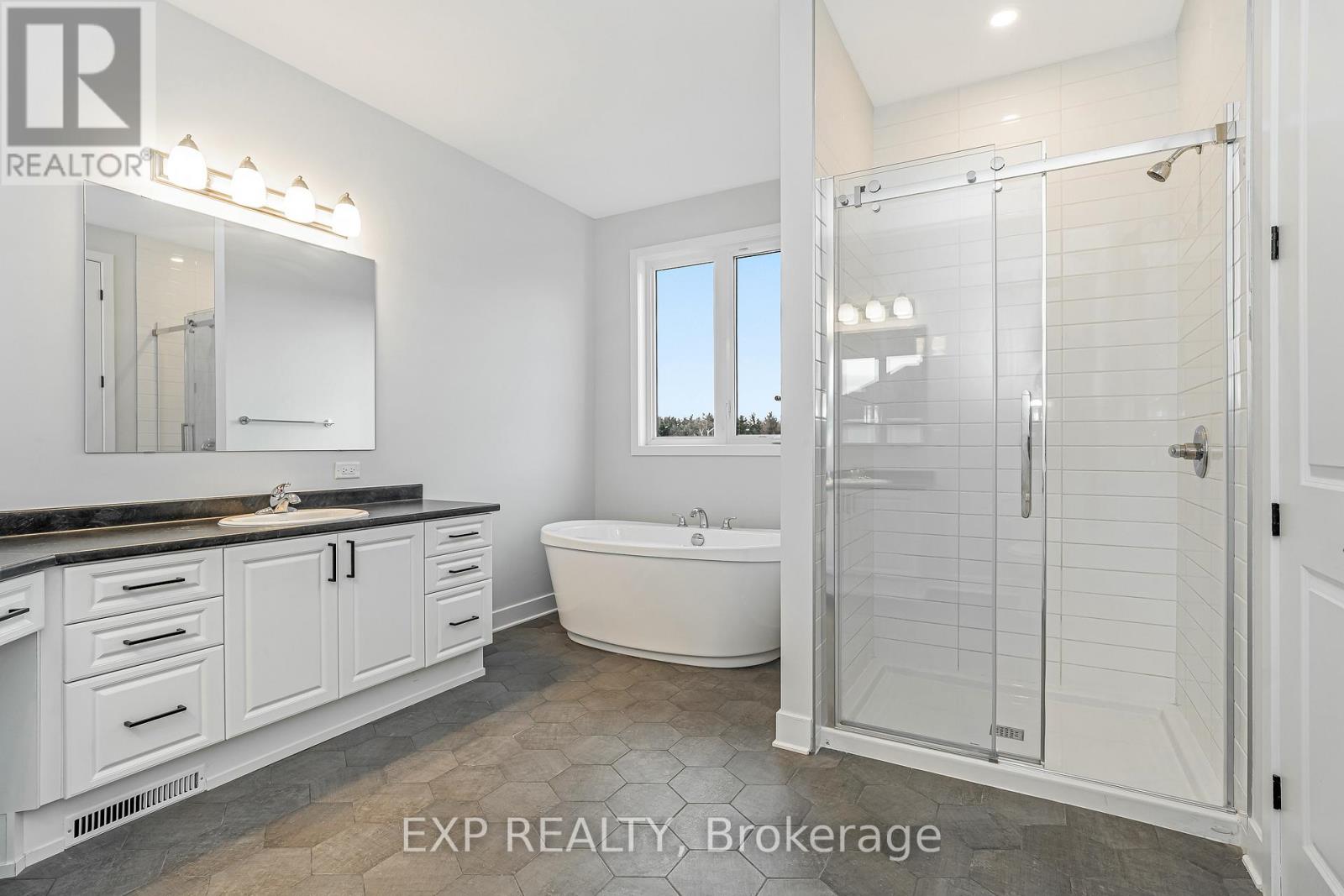 256 Antler Court, Mississippi Mills, Ontario  K0A 1A0 - Photo 30 - X12901138