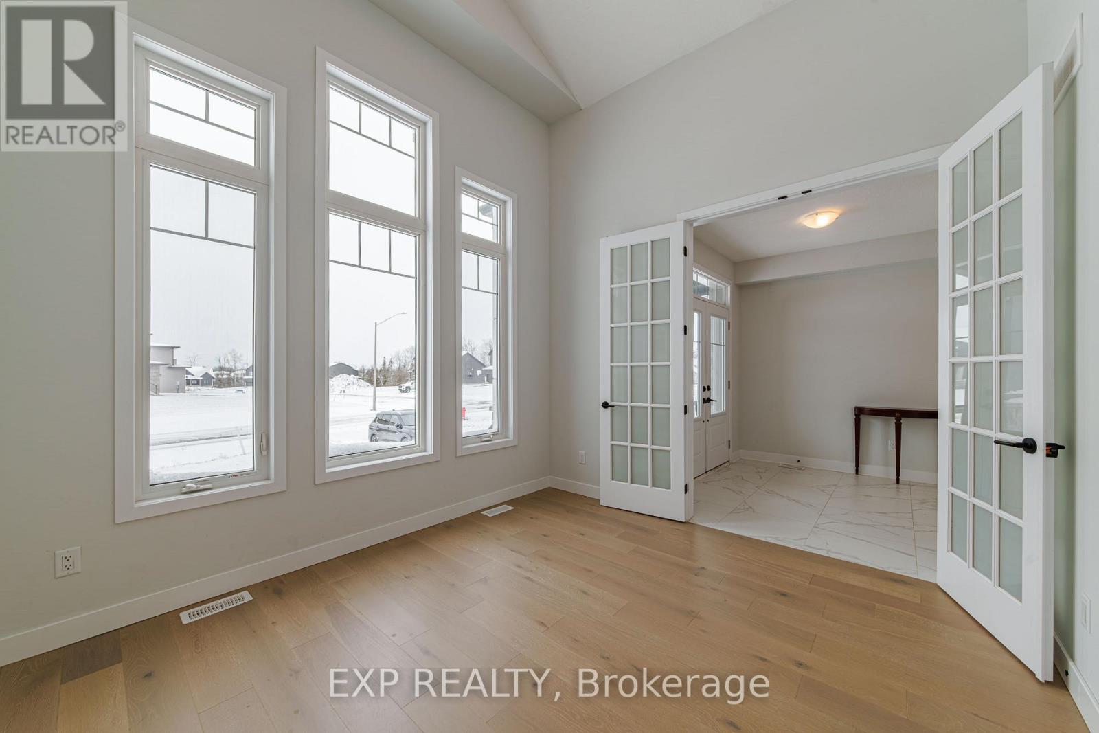 256 Antler Court, Mississippi Mills, Ontario  K0A 1A0 - Photo 4 - X12901138