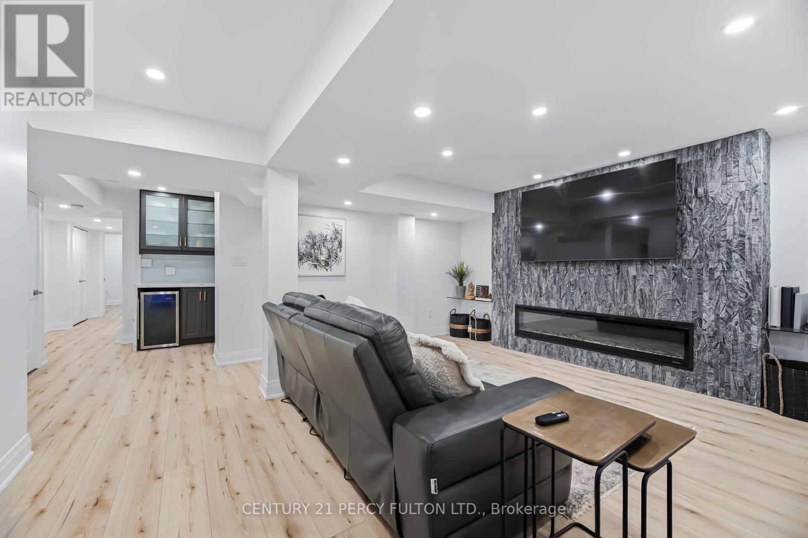 1082 Belcourt Street, Pickering, Ontario  L1X 0G2 - Photo 32 - E12901052