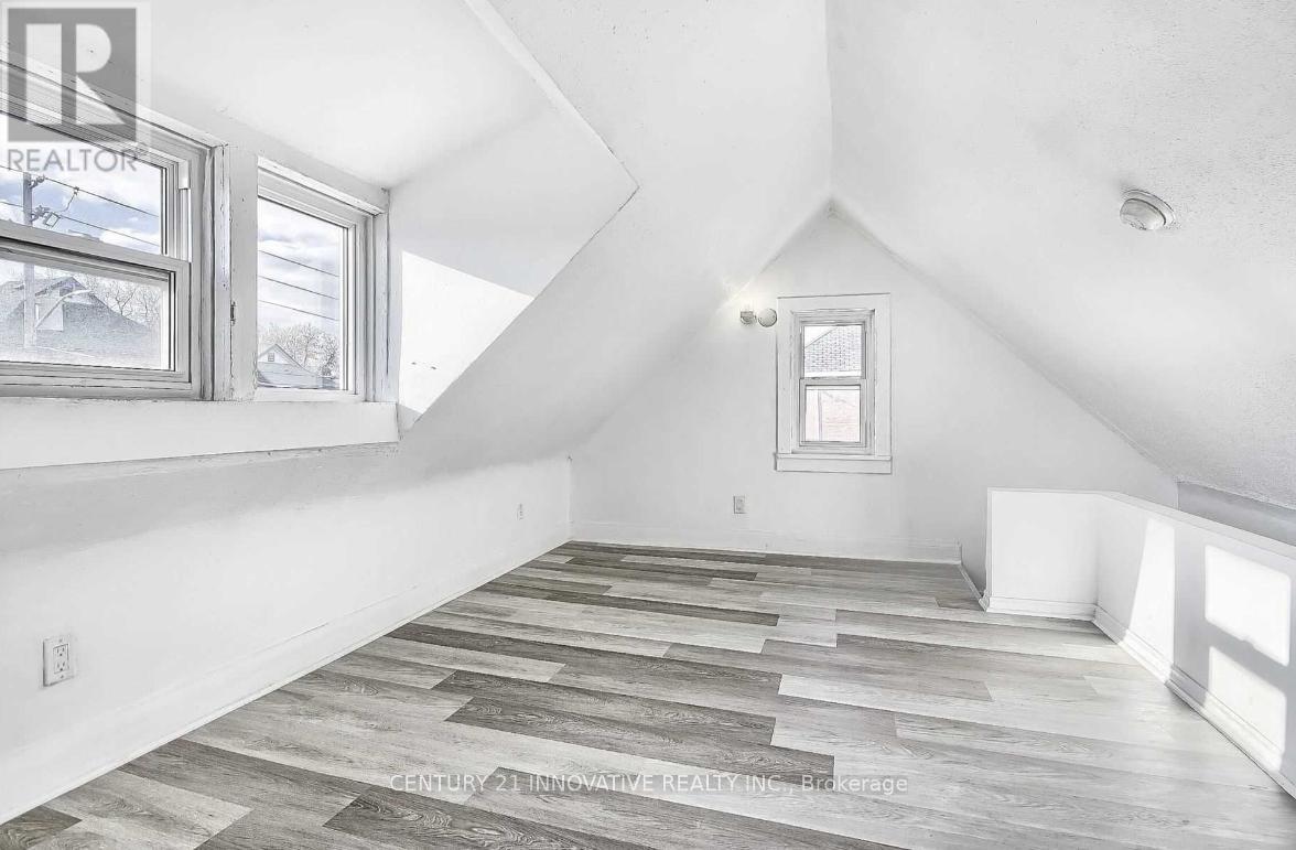 211 Albert Street, Oshawa (Central), Ontario  L1H 4R6 - Photo 3 - E12901112