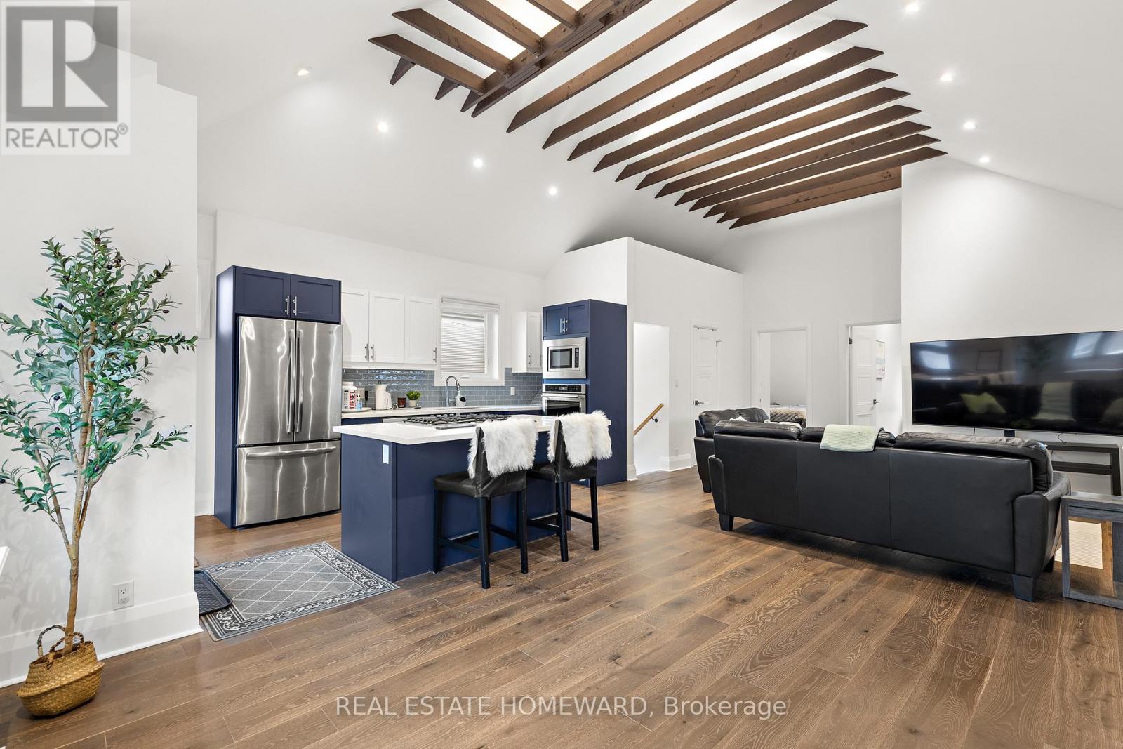 <div class="slider-price">$999,995</div><p>14 Bracebridge Avenue E, Toronto, Ontario</p>