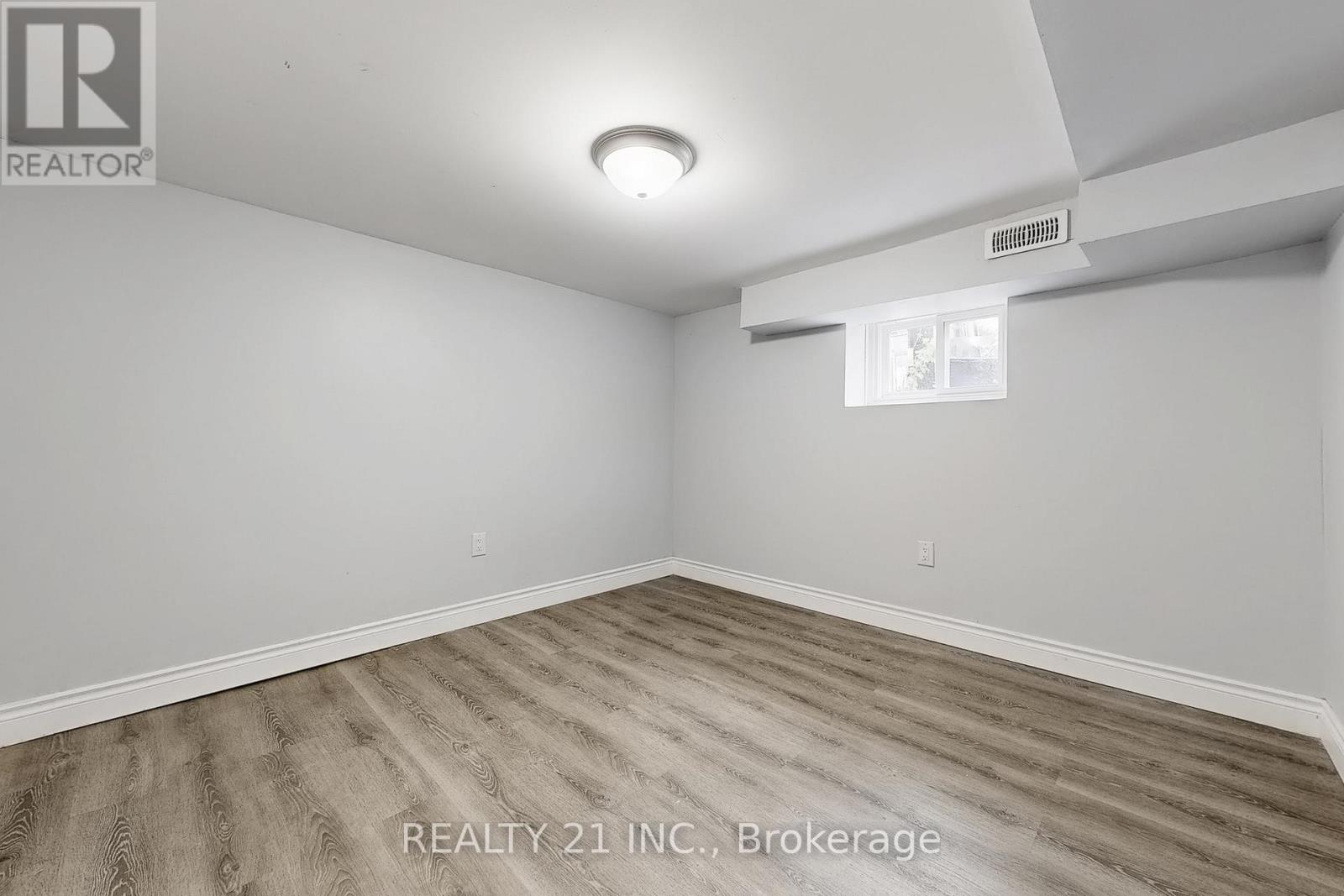 125 S Woodrow Boulevard, Toronto, Ontario  M1N 3L8 - Photo 22 - E12901168