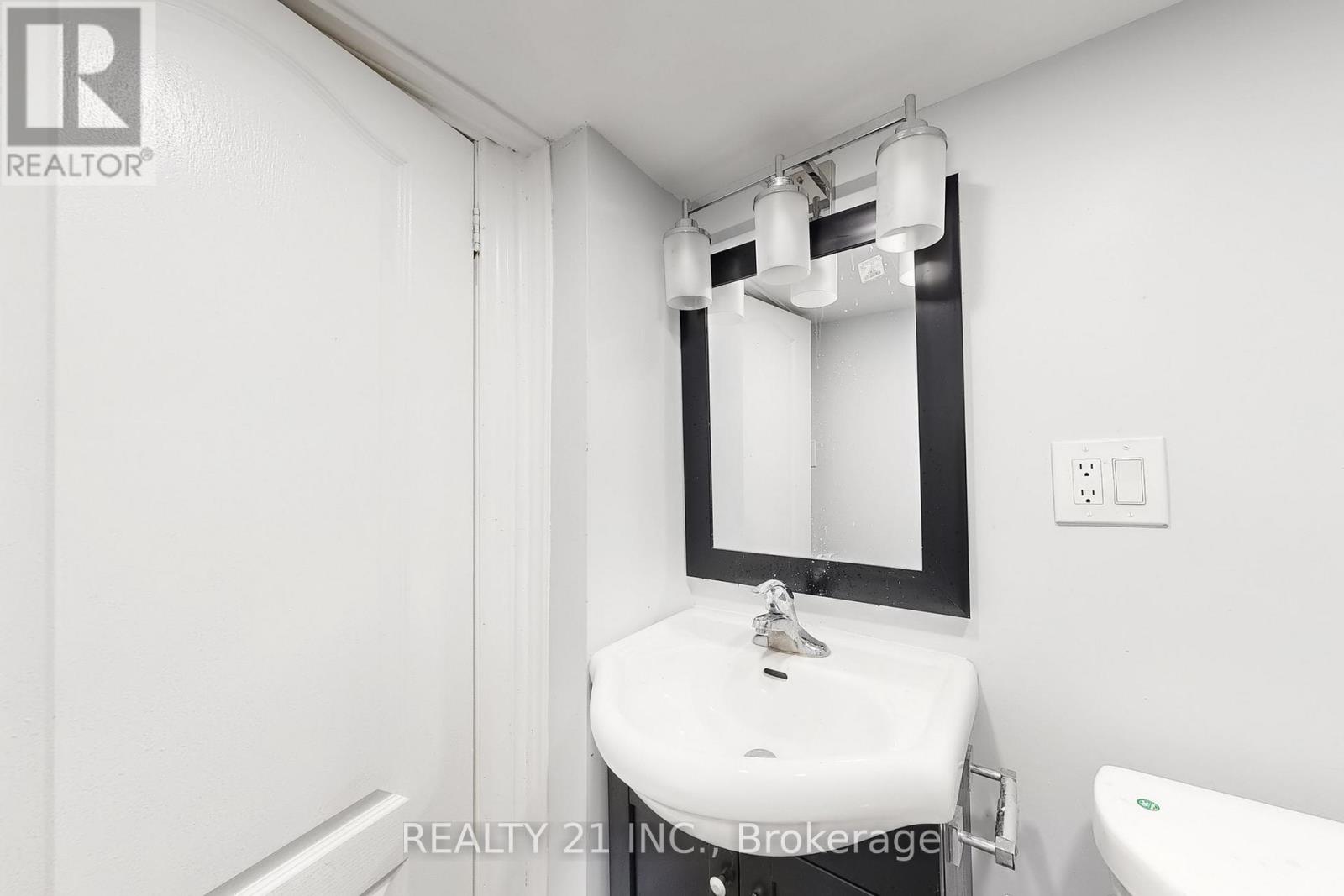 125 S Woodrow Boulevard, Toronto, Ontario  M1N 3L8 - Photo 30 - E12901168
