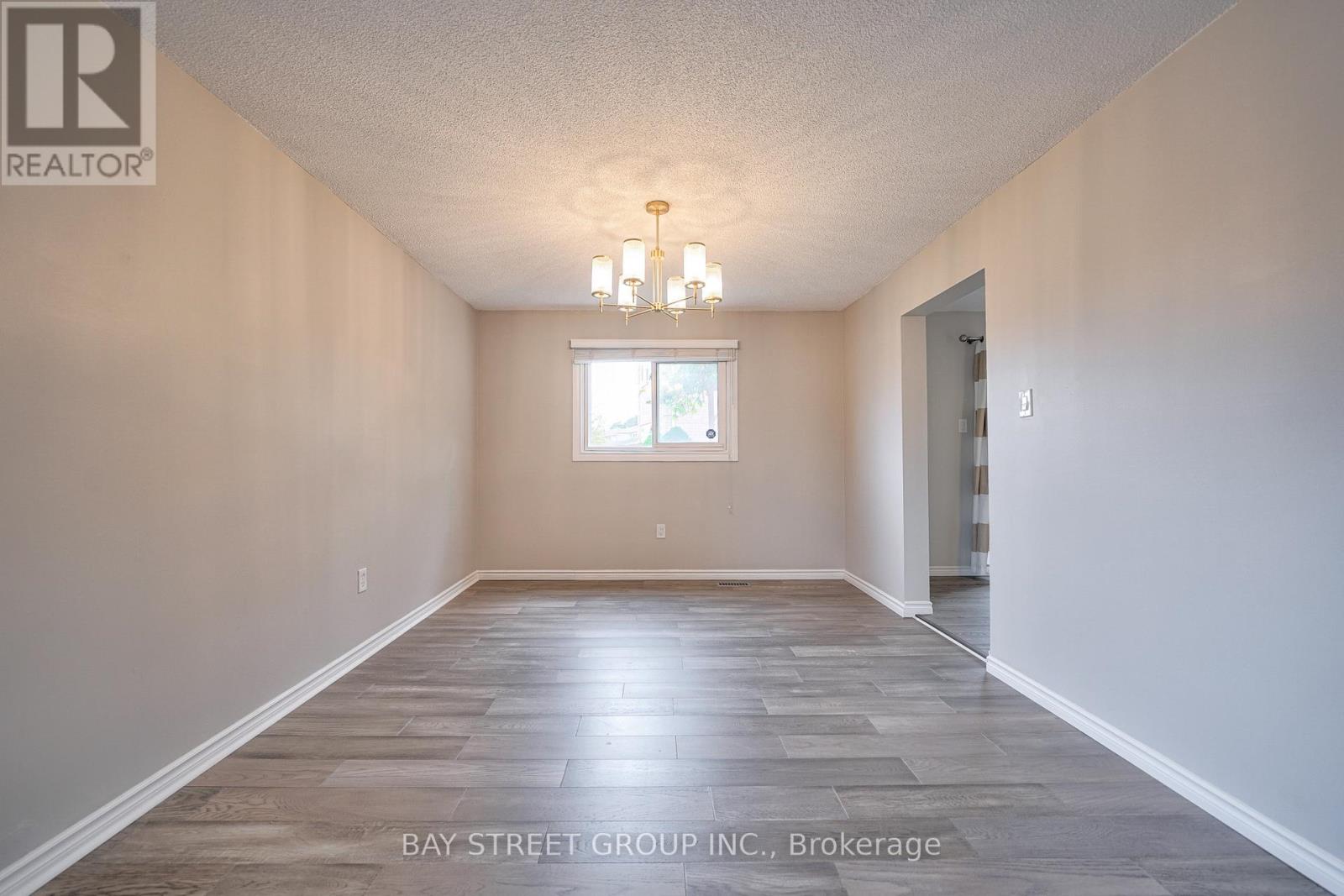 596 Constellation Drive, Mississauga (Hurontario), Ontario  L5R 2X3 - Photo 10 - W12901084