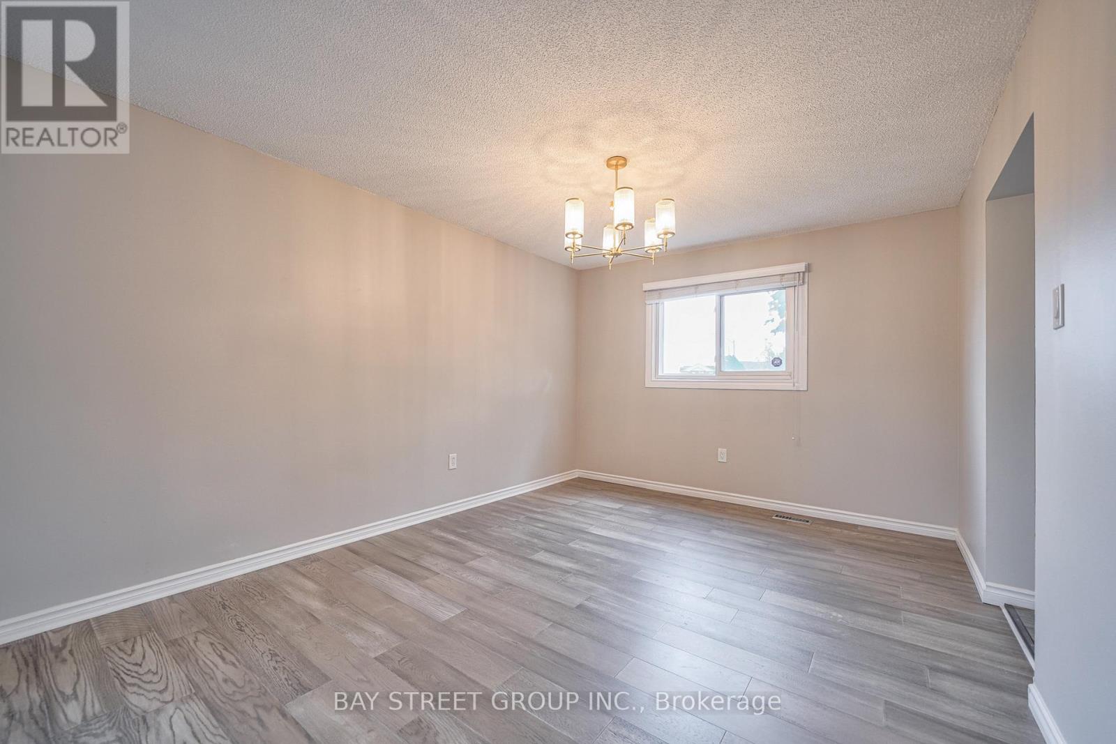 596 Constellation Drive, Mississauga (Hurontario), Ontario  L5R 2X3 - Photo 11 - W12901084