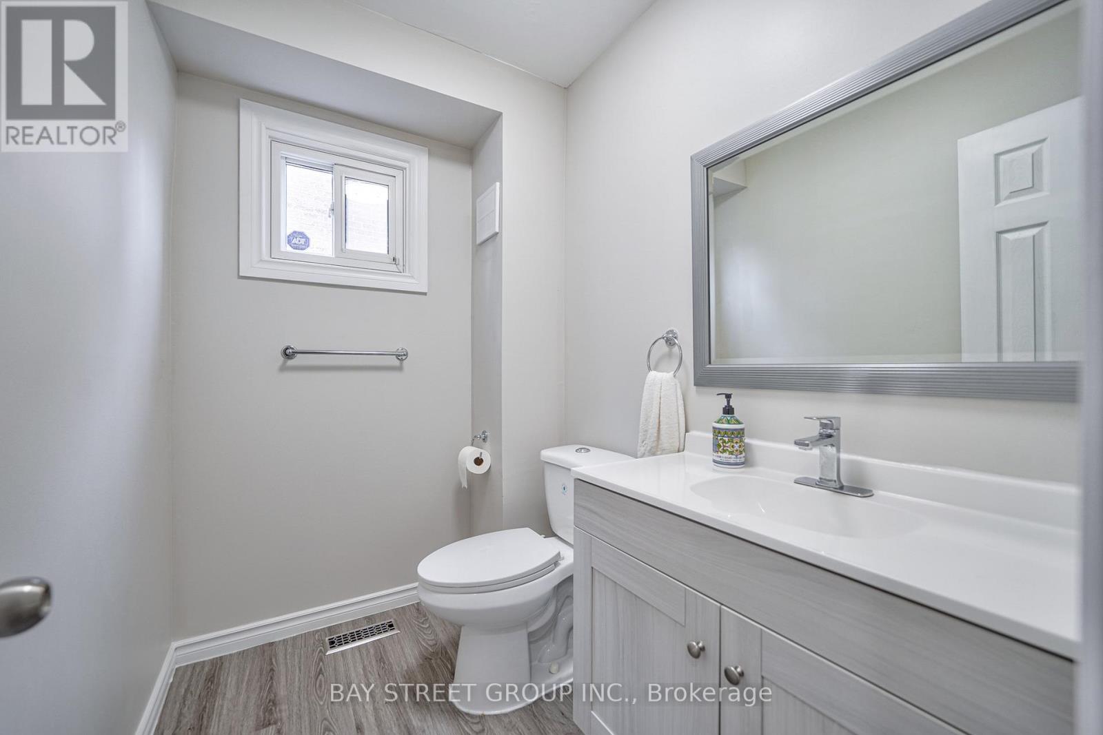 596 Constellation Drive, Mississauga (Hurontario), Ontario  L5R 2X3 - Photo 17 - W12901084