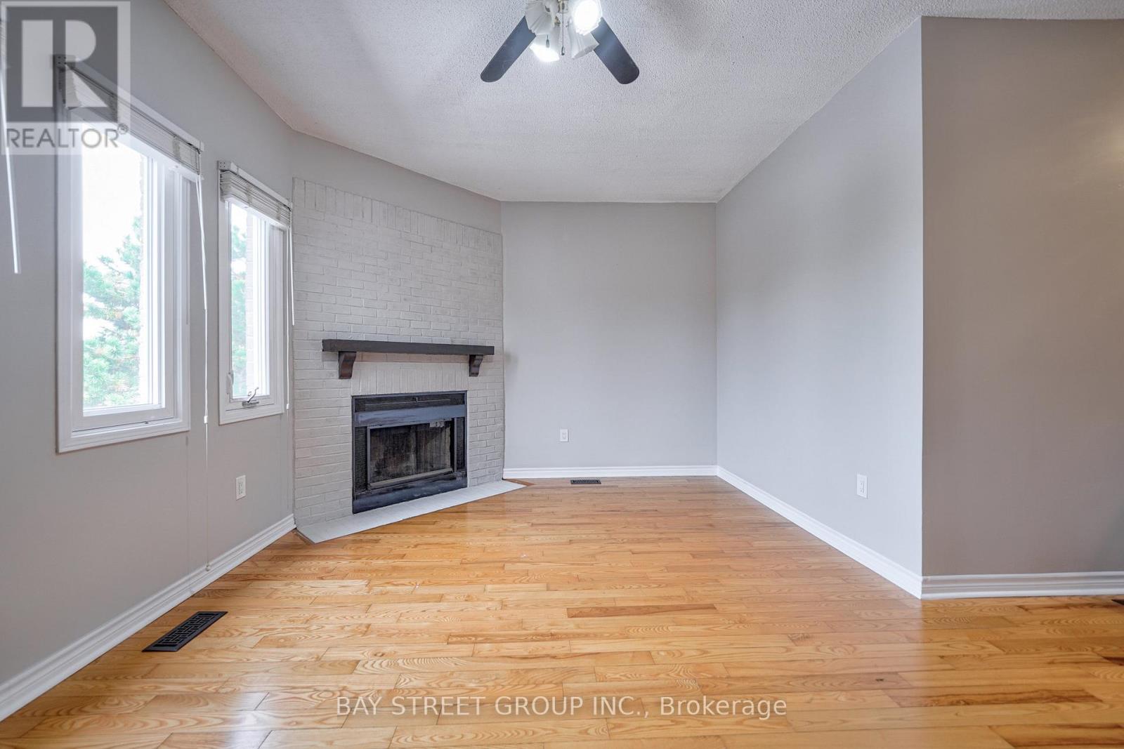 596 Constellation Drive, Mississauga (Hurontario), Ontario  L5R 2X3 - Photo 19 - W12901084