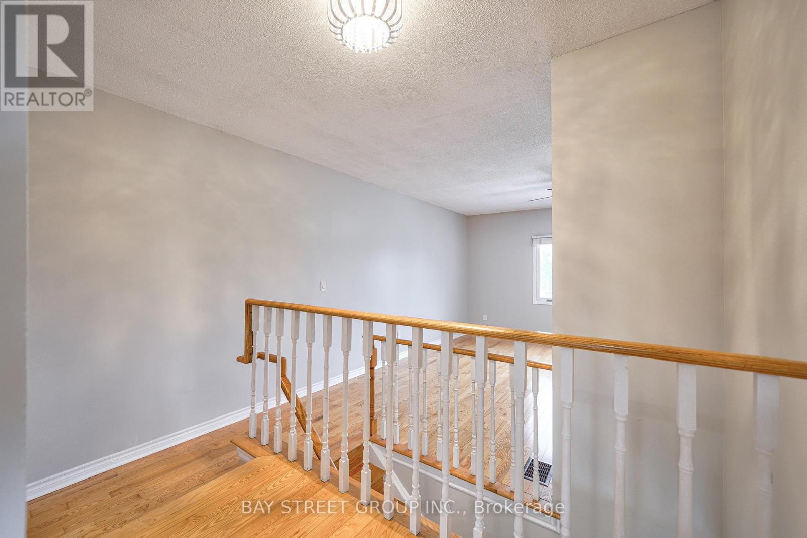 596 Constellation Drive, Mississauga (Hurontario), Ontario  L5R 2X3 - Photo 22 - W12901084