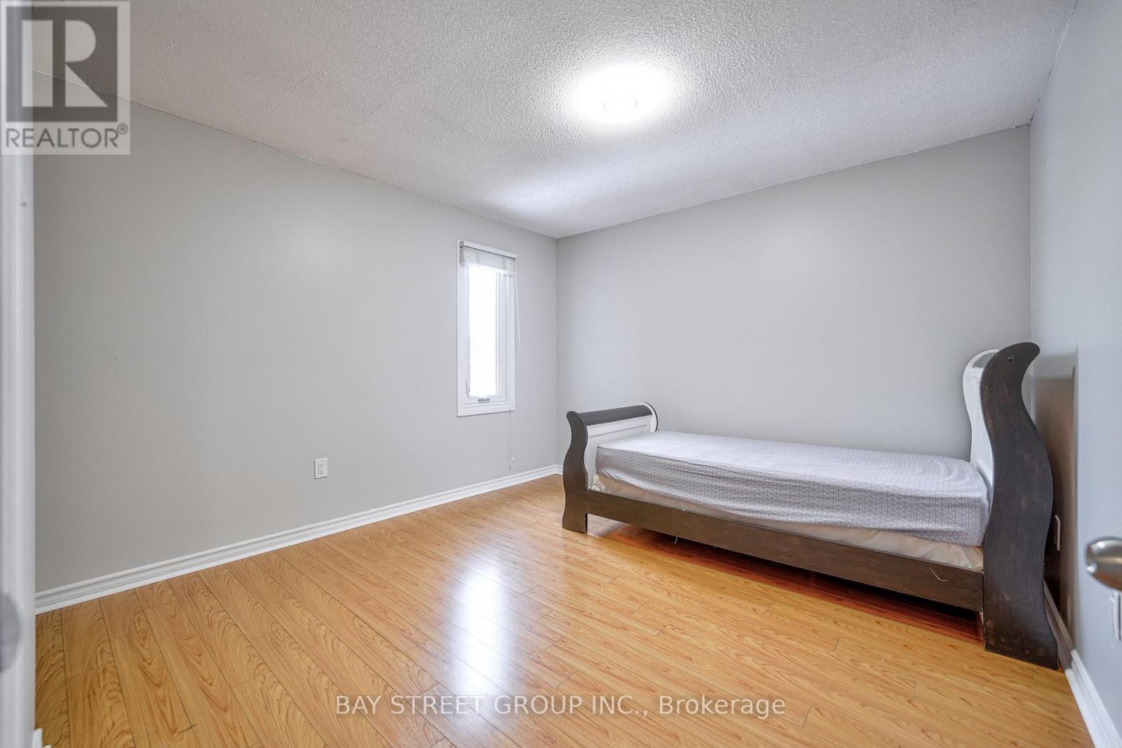 596 Constellation Drive, Mississauga (Hurontario), Ontario  L5R 2X3 - Photo 23 - W12901084