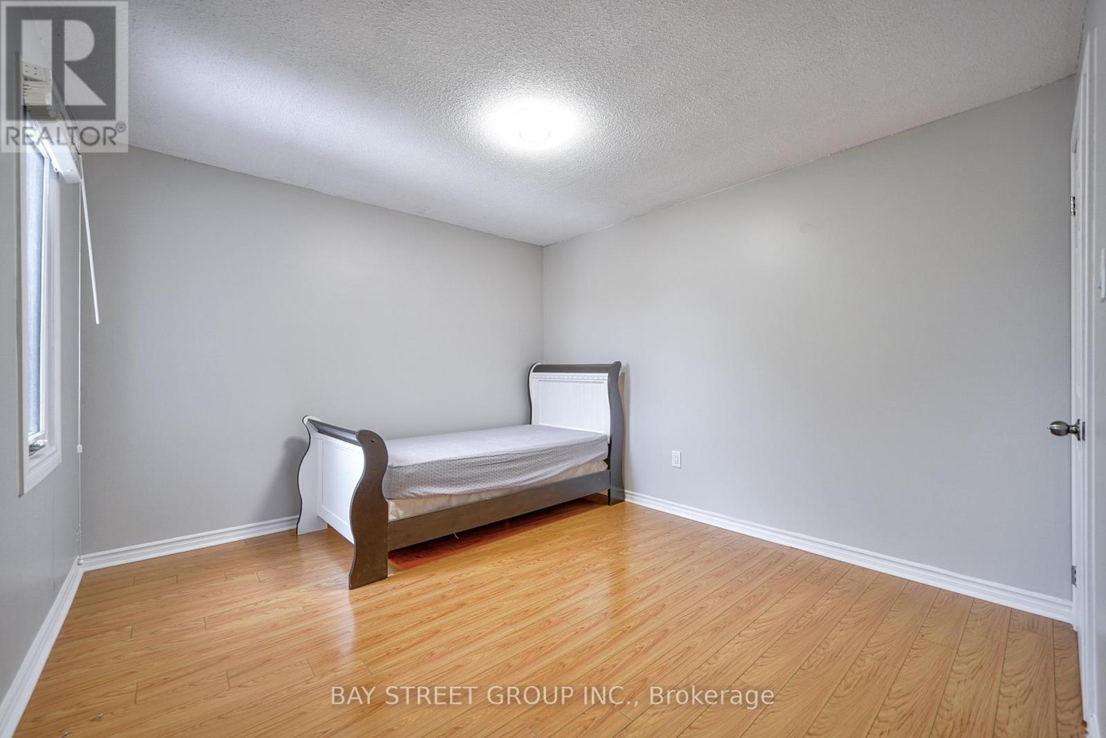 596 Constellation Drive, Mississauga (Hurontario), Ontario  L5R 2X3 - Photo 24 - W12901084