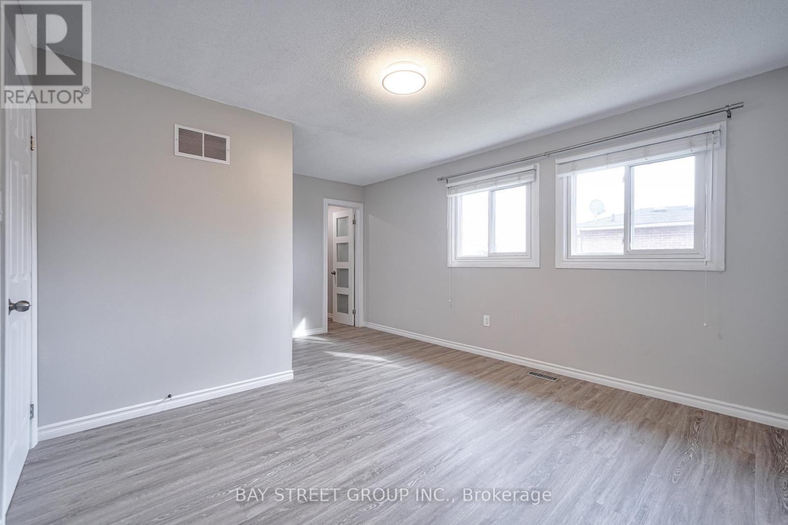 596 Constellation Drive, Mississauga (Hurontario), Ontario  L5R 2X3 - Photo 30 - W12901084