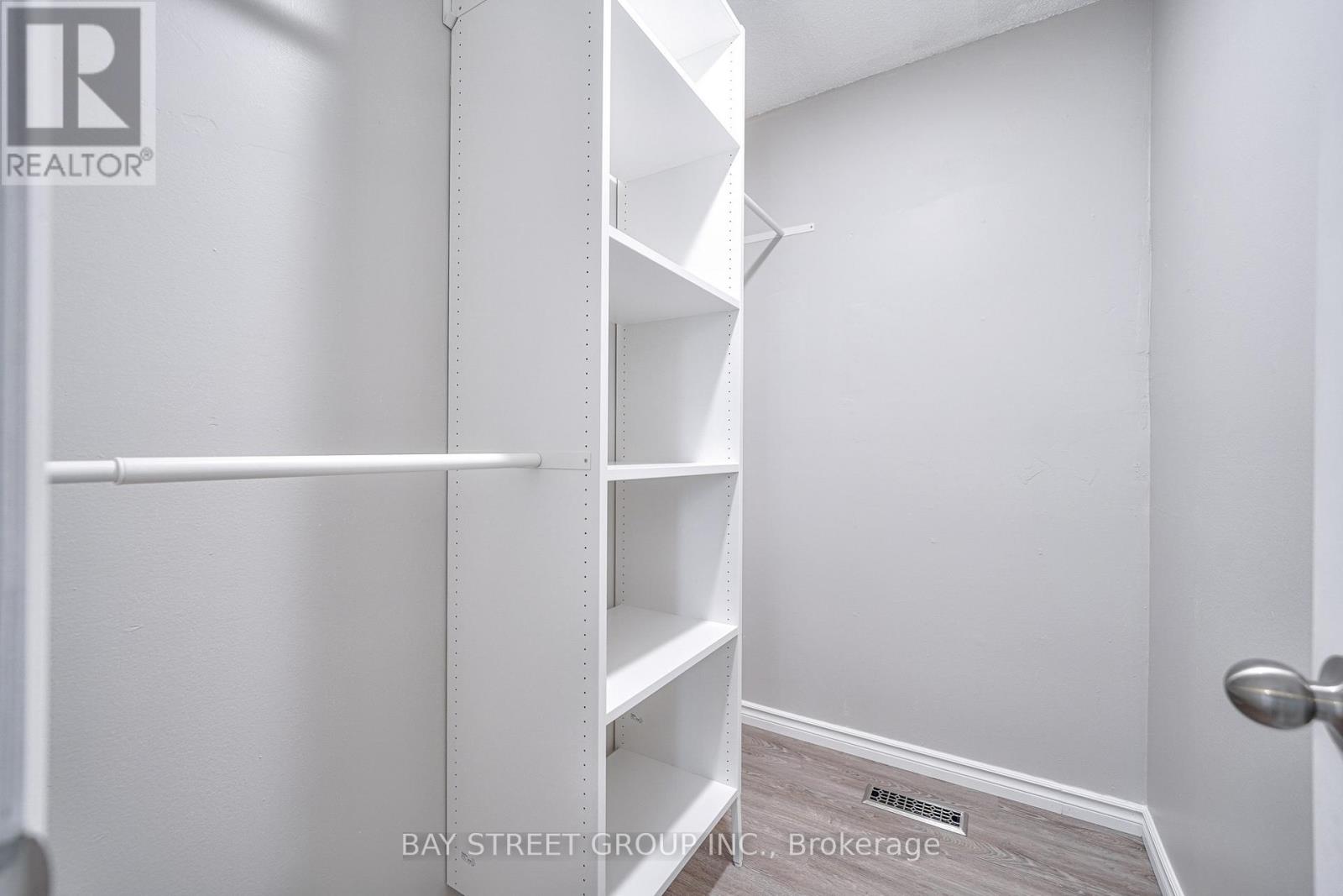 596 Constellation Drive, Mississauga (Hurontario), Ontario  L5R 2X3 - Photo 32 - W12901084