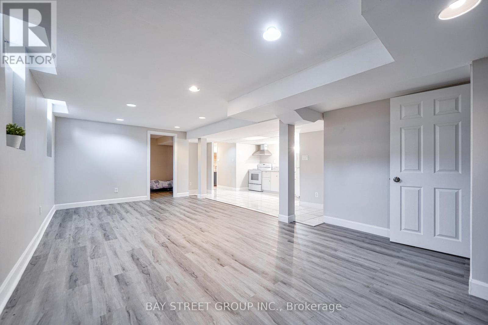 596 Constellation Drive, Mississauga (Hurontario), Ontario  L5R 2X3 - Photo 35 - W12901084