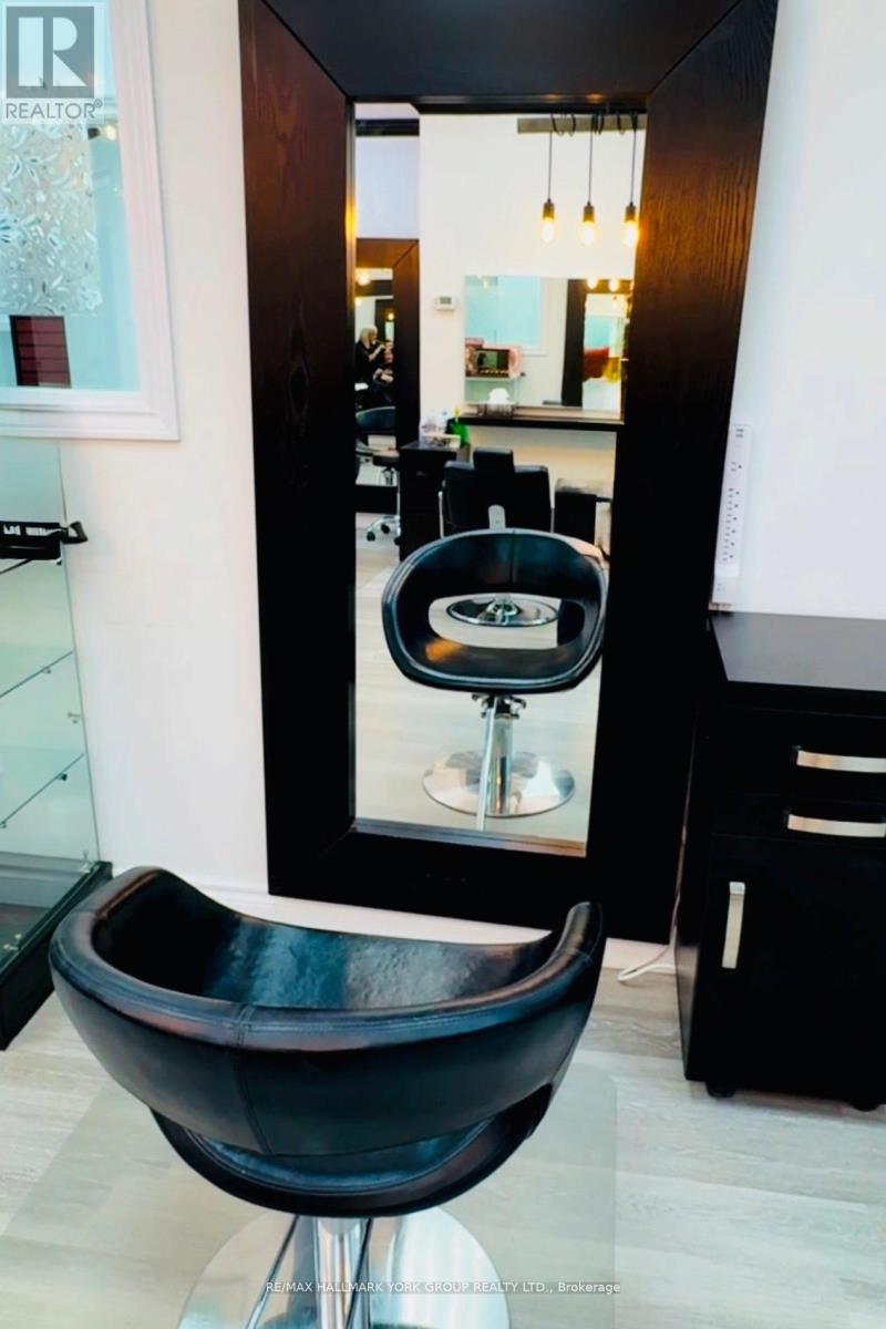 5-CHAIR#1 - 17335 YONGE STREET, Newmarket, Ontario