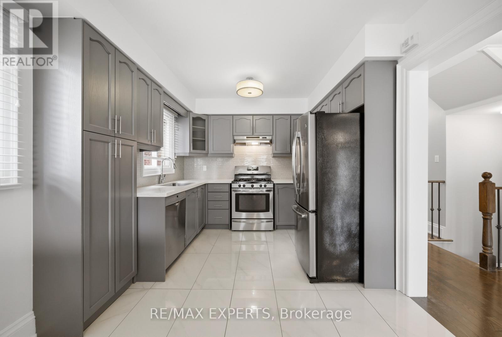 23 Stone Palace Way, Vaughan, Ontario  L4H 1M9 - Photo 3 - N12901050