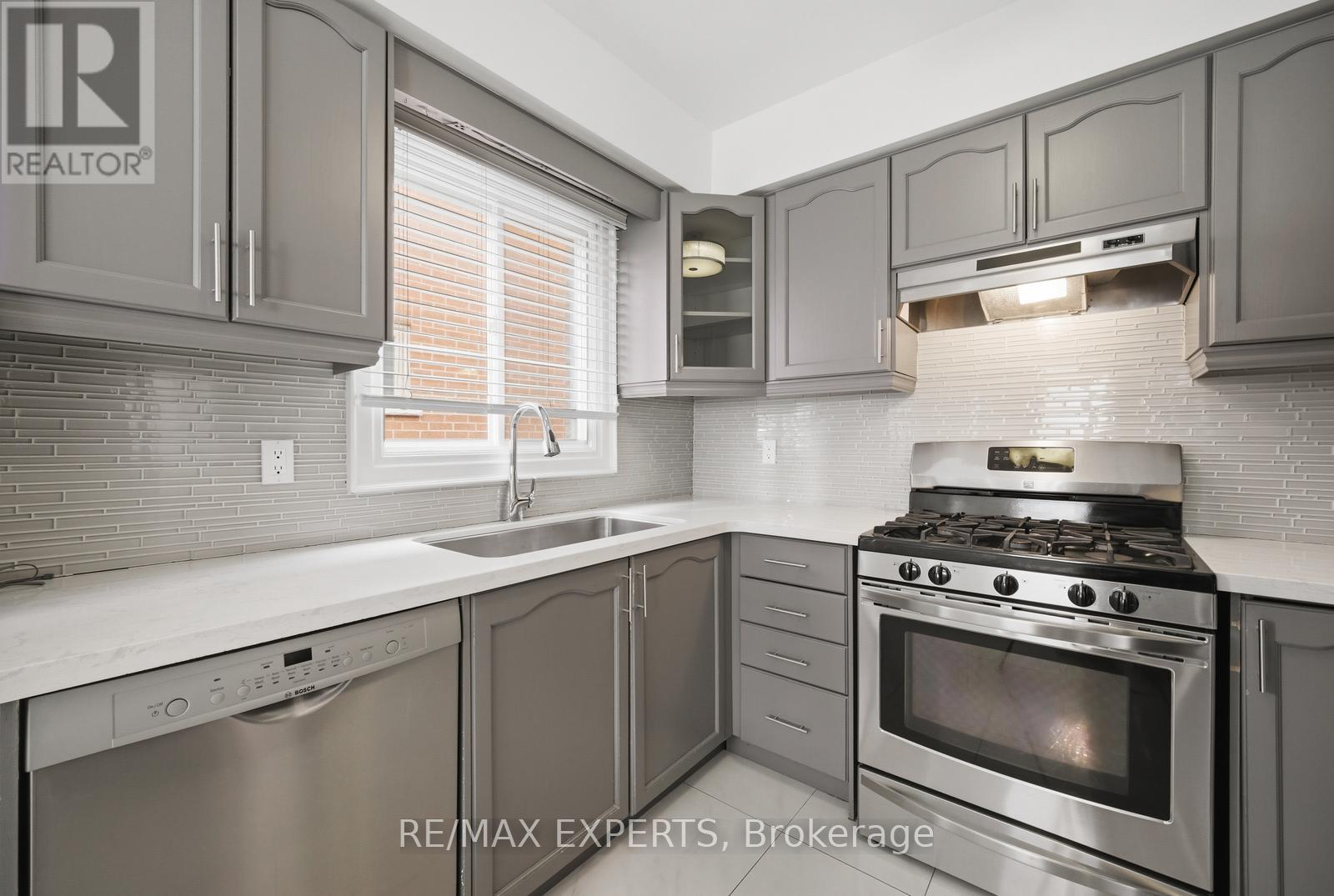 23 Stone Palace Way, Vaughan, Ontario  L4H 1M9 - Photo 5 - N12901050