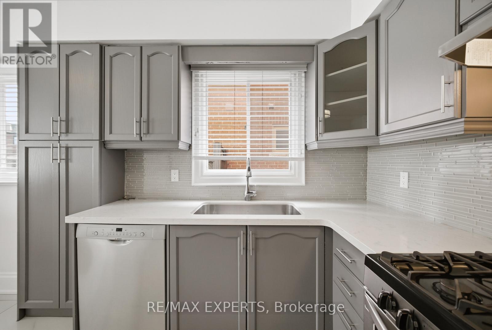 23 Stone Palace Way, Vaughan, Ontario  L4H 1M9 - Photo 6 - N12901050