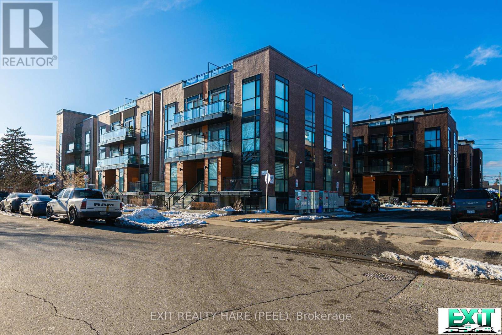 702 - 48 COLES AVENUE, Vaughan, Ontario