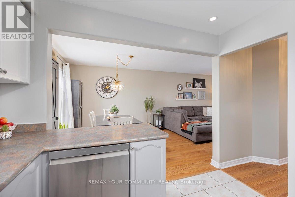 65 Smith Street, Bradford West Gwillimbury (Bradford), Ontario  L3Z 3Z1 - Photo 26 - N12901146