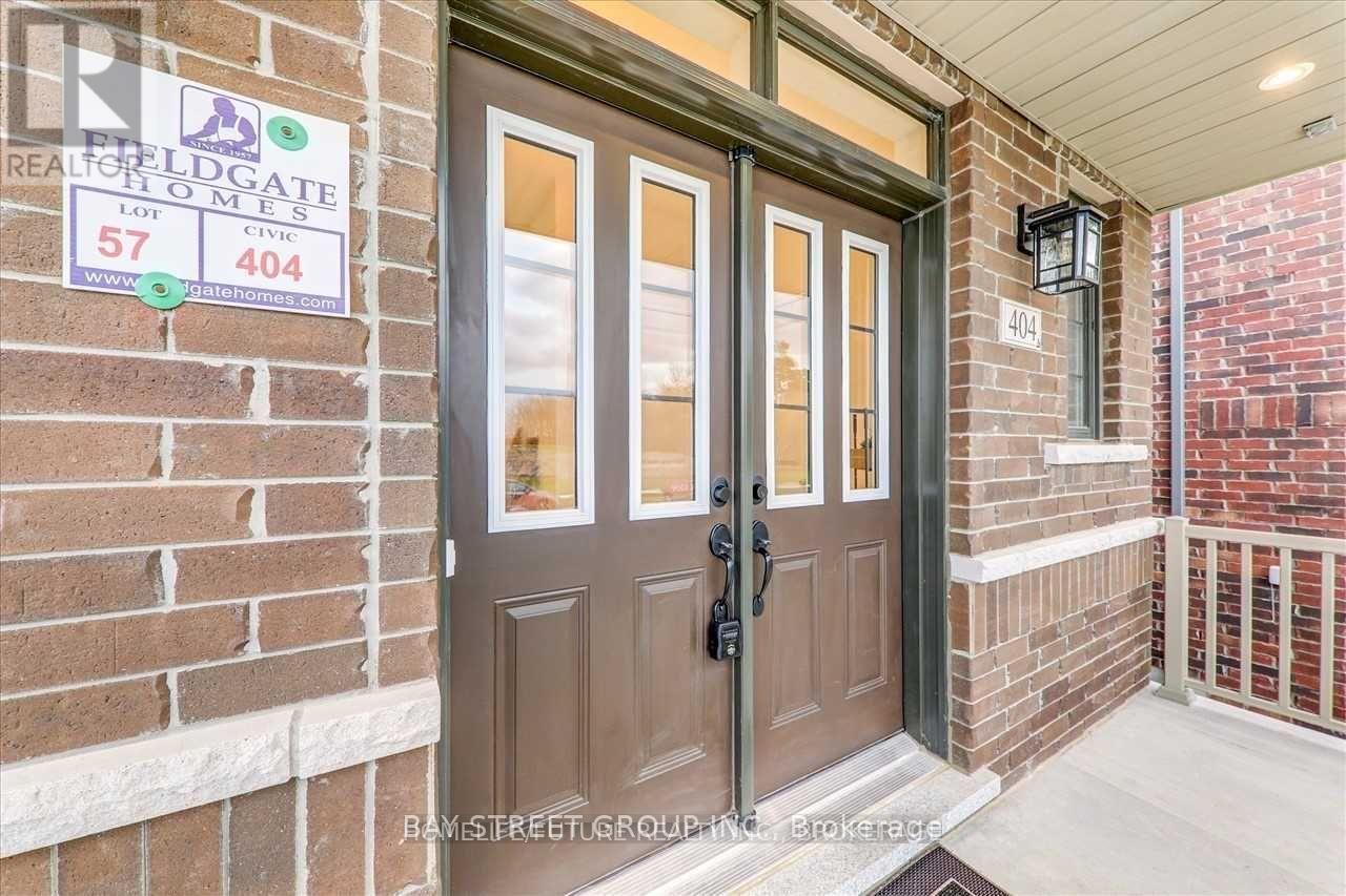 404 Baker Hill Boulevard, Whitchurch-Stouffville, Ontario  L4A 4P4 - Photo 2 - N12901202