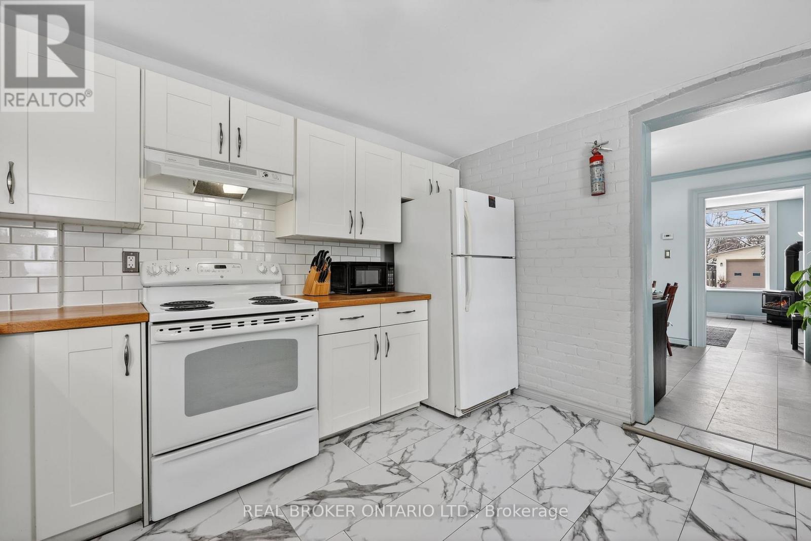 322 11 Line S, Oro-Medonte (Hawkestone), Ontario  L0L 1T0 - Photo 4 - S12901100