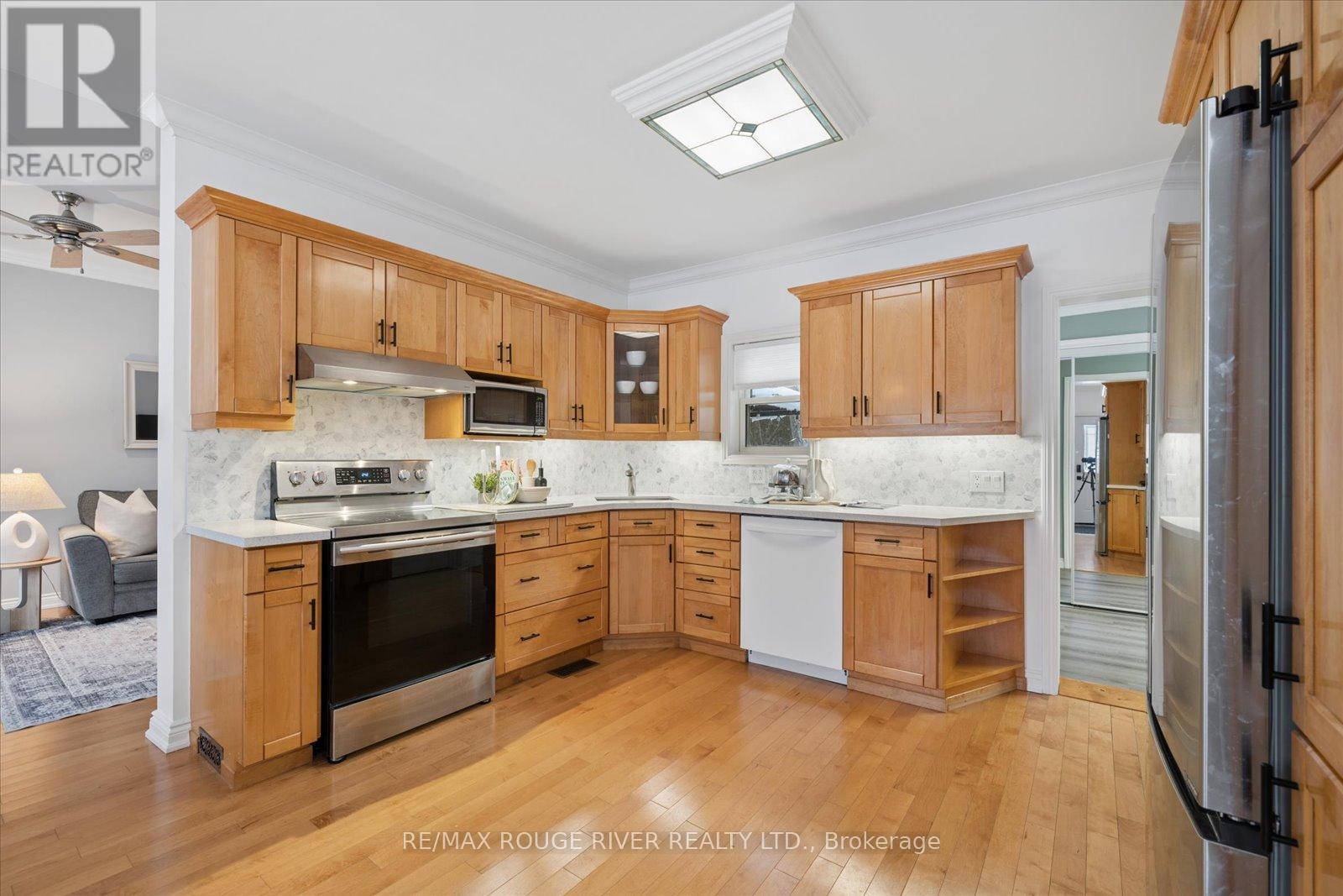 32 Andrew Street, Clarington, Ontario  L1B 1J3 - Photo 9 - E12803200