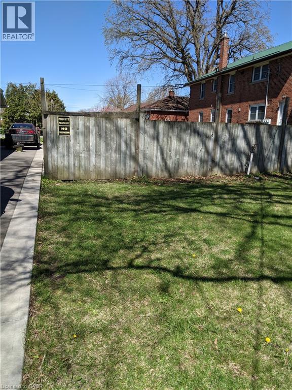 270 East 43rd Street, Hamilton, Ontario  L8T 3E1 - Photo 3 - 40813628