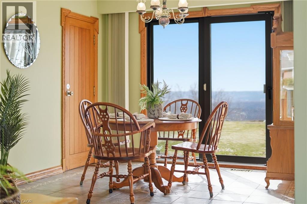 1 Thorncrest Boulevard, Dundas, Ontario  L9H 7L1 - Photo 12 - 40813623