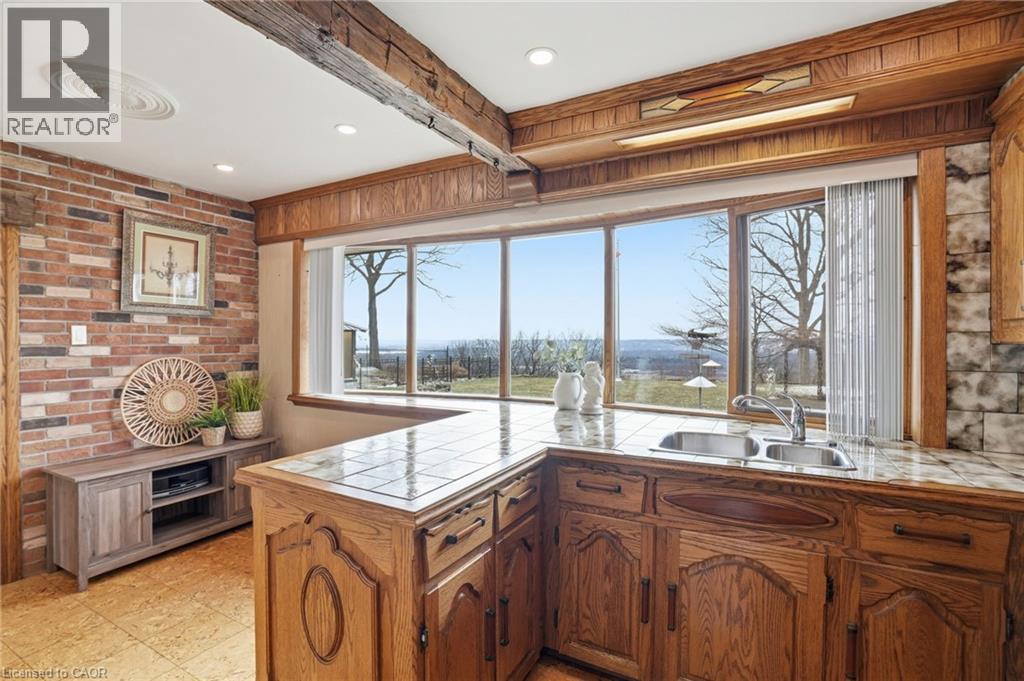 1 Thorncrest Boulevard, Dundas, Ontario  L9H 7L1 - Photo 17 - 40813623