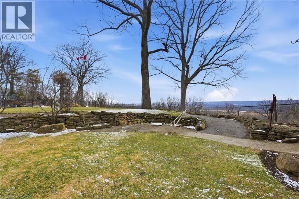 1 Thorncrest Boulevard, Dundas, Ontario  L9H 7L1 - Photo 35 - 40813623