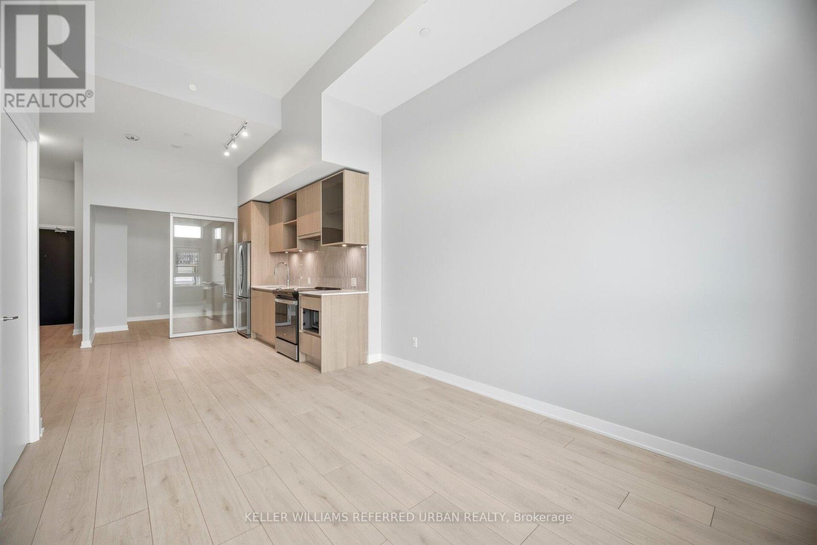 104 - 405 Dundas Street W, Oakville, Ontario  L6M 5P9 - Photo 7 - W12901010