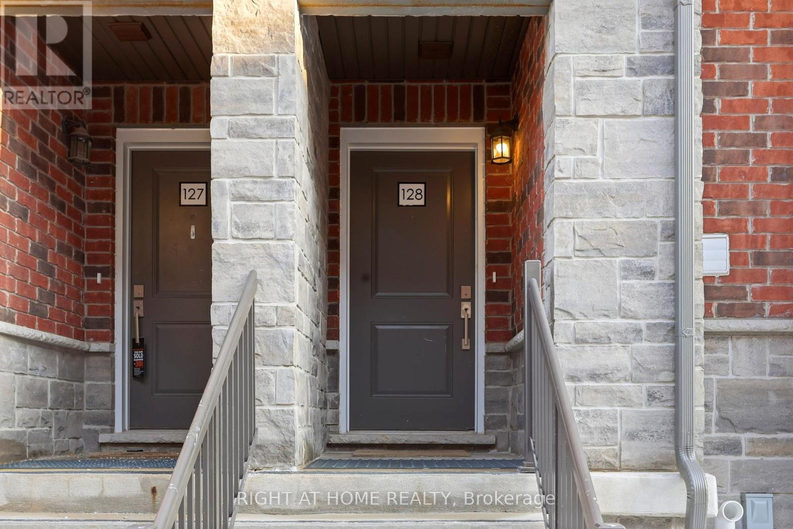 128 - 445 Ontario Street S, Milton, Ontario  L9T 9K4 - Photo 2 - W12901028