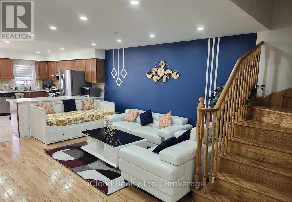 559 Candlestick Circle, Mississauga (Hurontario), Ontario  L4Z 0B1 - Photo 5 - W12901036