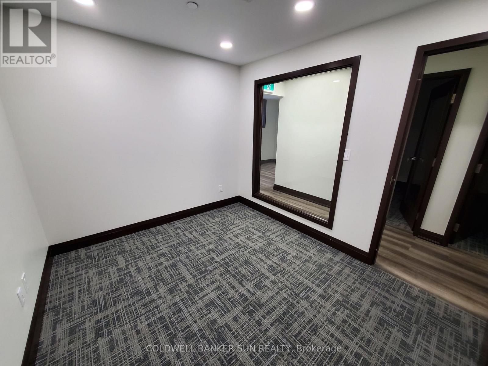 7 - 1200 Derry Road E, Mississauga, Ontario  L5T 0B3 - Photo 3 - W12901106