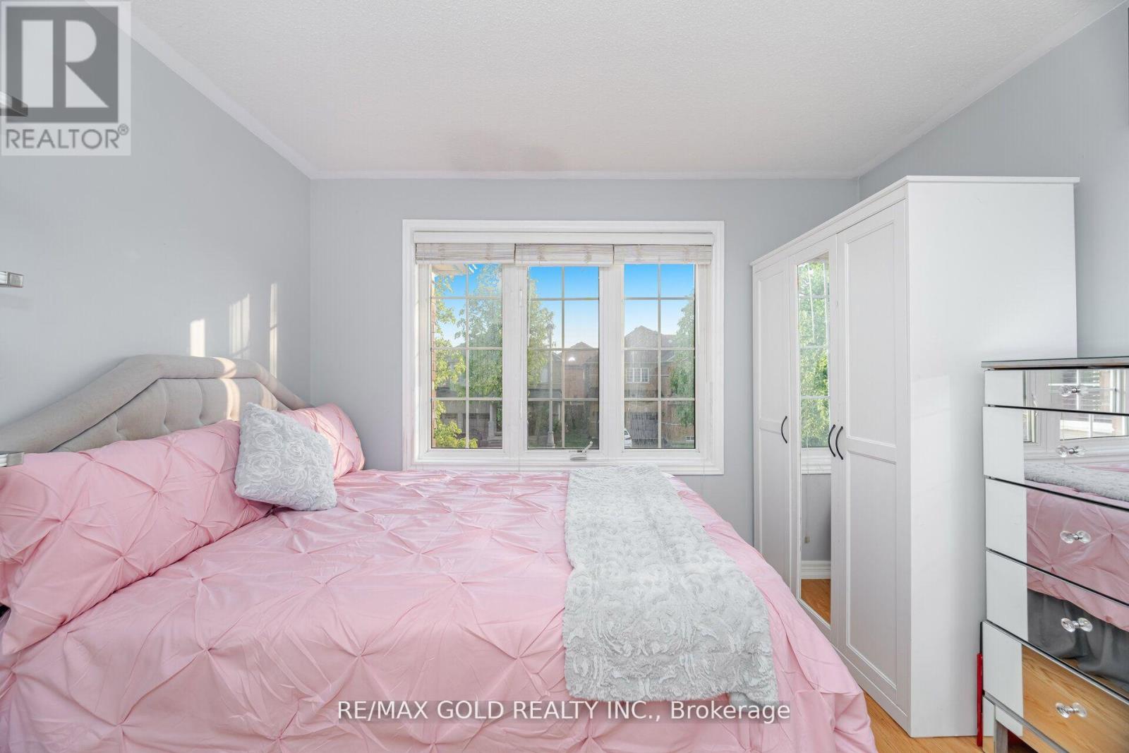 5 Summershade Street, Brampton, Ontario  L6P 2B9 - Photo 12 - W12901124