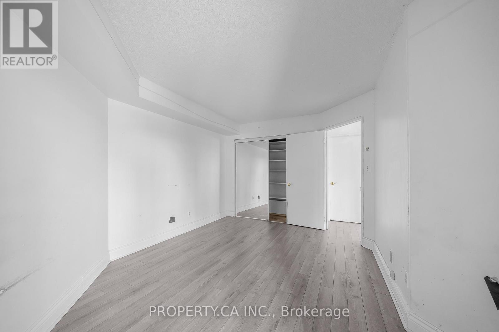 526 - 2267 Lake Shore Boulevard W, Toronto, Ontario  M8V 3X2 - Photo 17 - W12901140