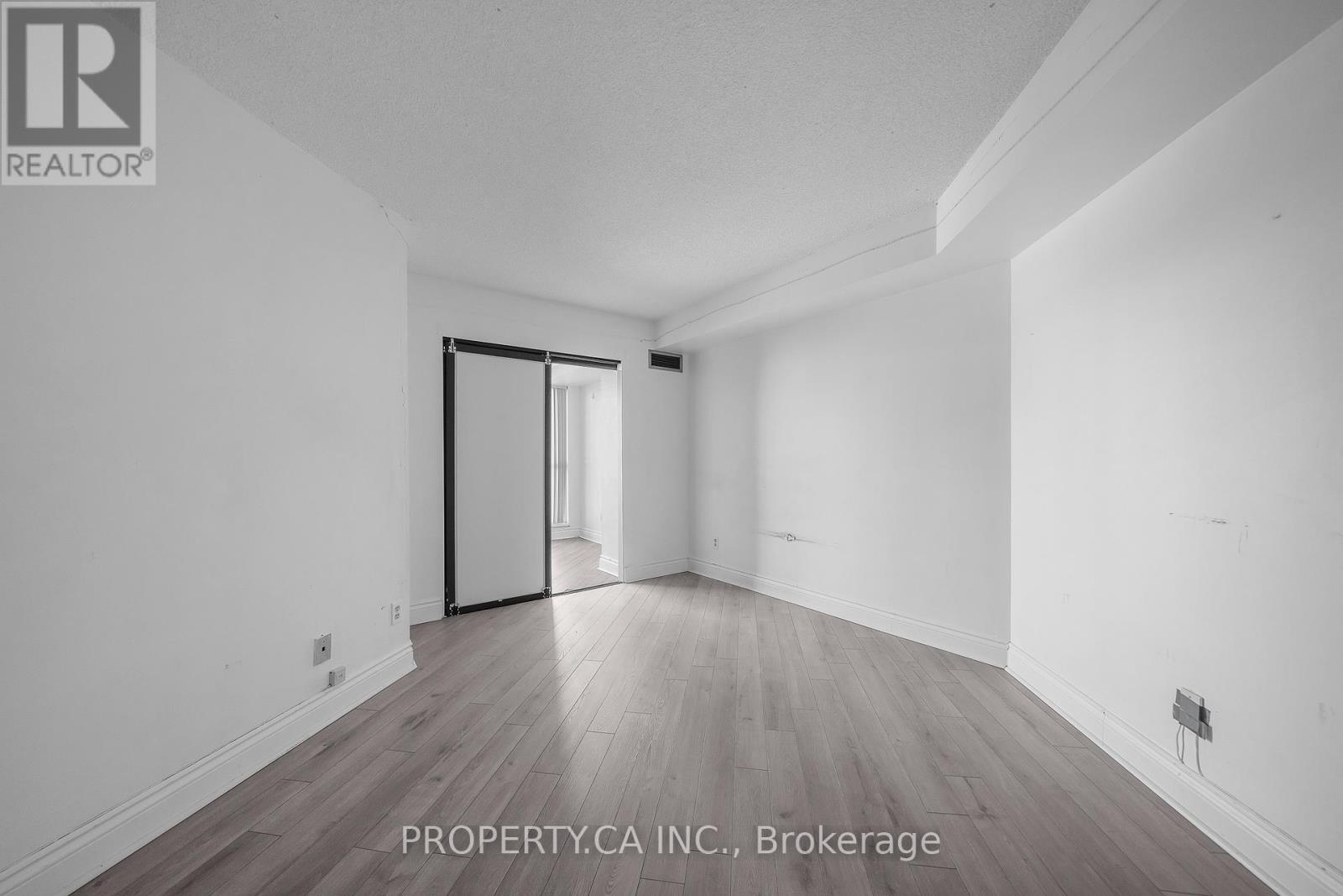 526 - 2267 Lake Shore Boulevard W, Toronto, Ontario  M8V 3X2 - Photo 18 - W12901140