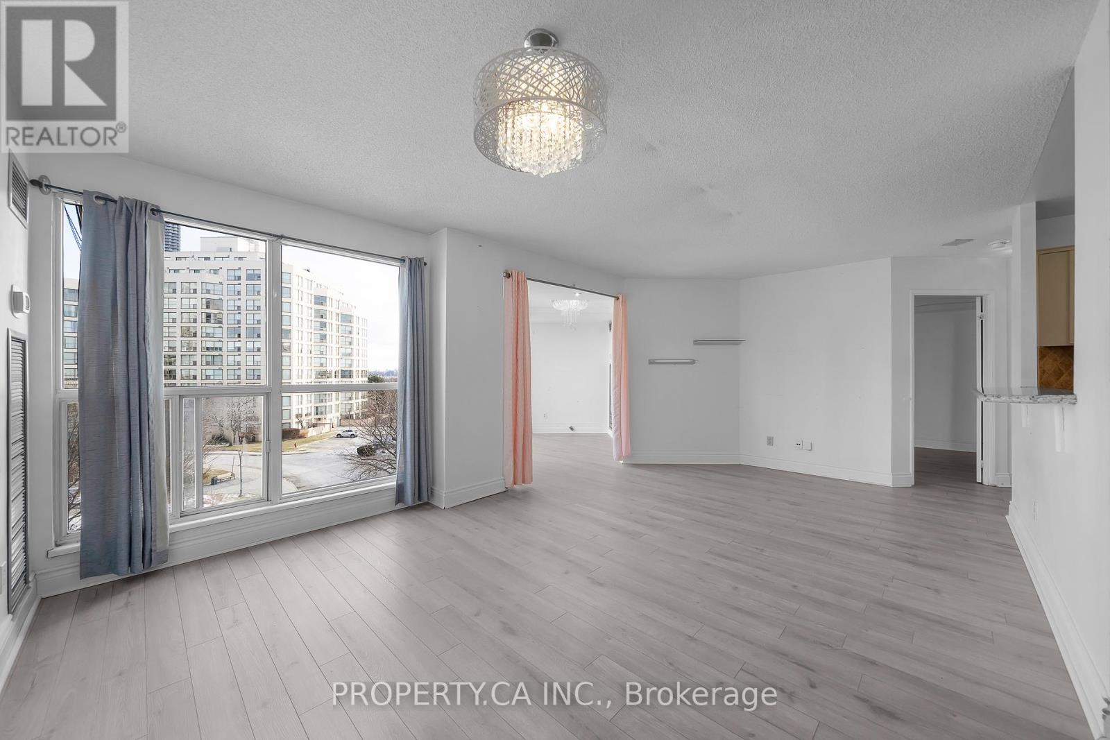 526 - 2267 Lake Shore Boulevard W, Toronto, Ontario  M8V 3X2 - Photo 4 - W12901140