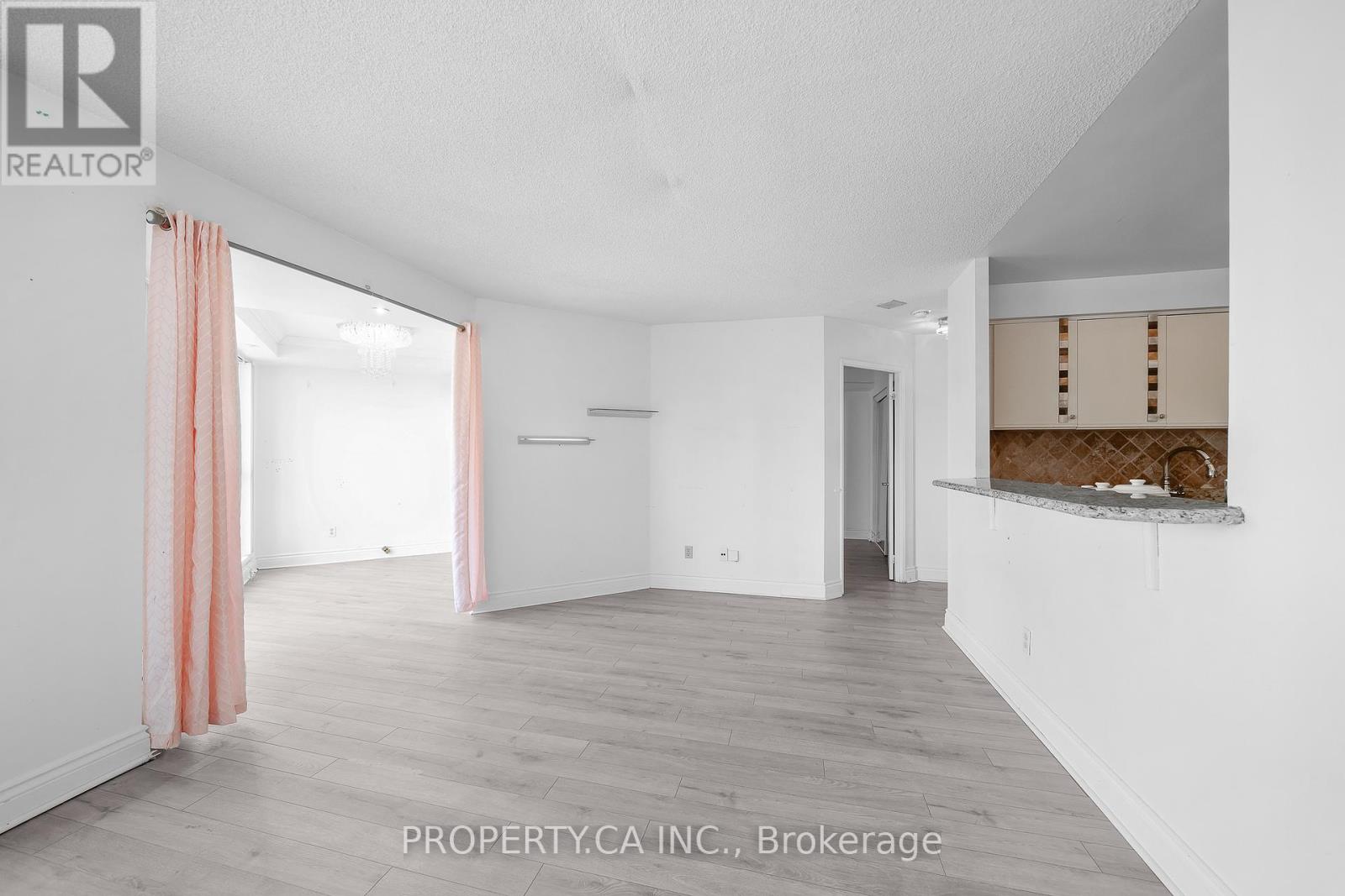 526 - 2267 Lake Shore Boulevard W, Toronto, Ontario  M8V 3X2 - Photo 5 - W12901140