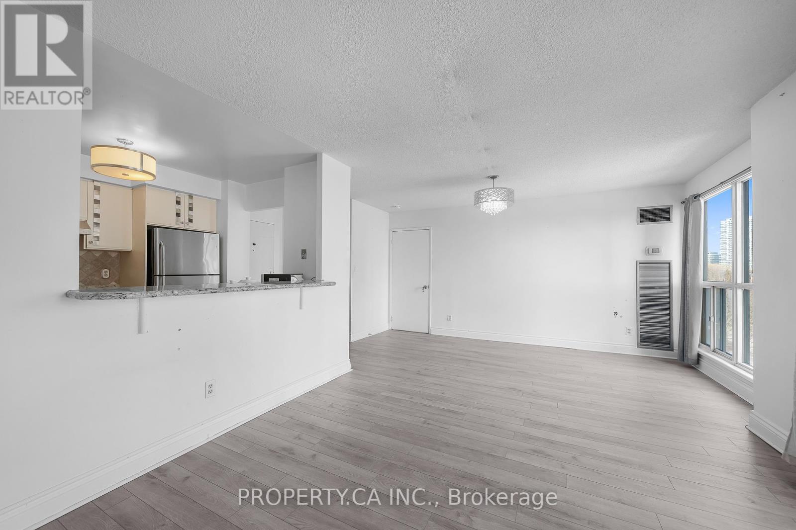 526 - 2267 Lake Shore Boulevard W, Toronto, Ontario  M8V 3X2 - Photo 7 - W12901140