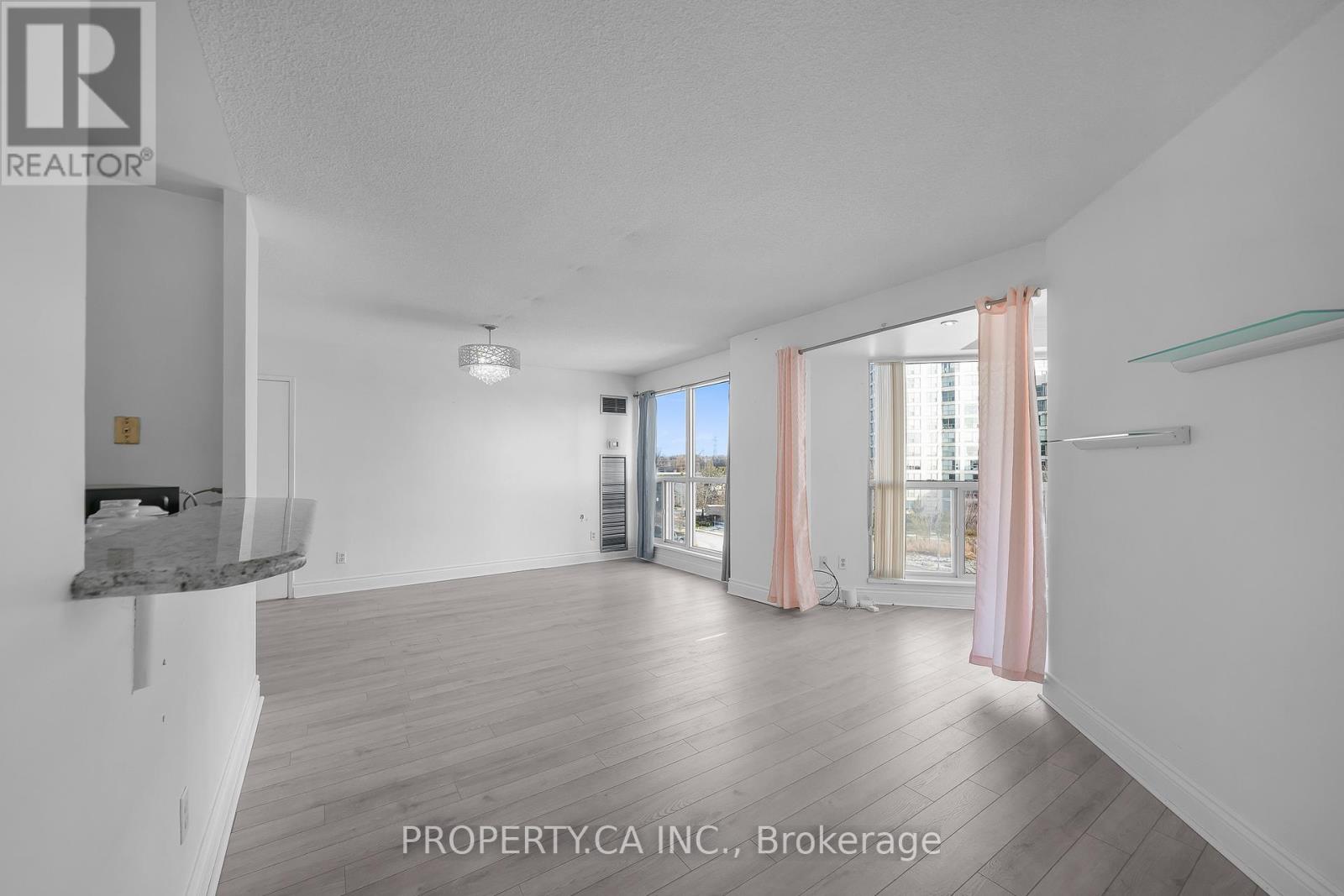 526 - 2267 Lake Shore Boulevard W, Toronto, Ontario  M8V 3X2 - Photo 8 - W12901140