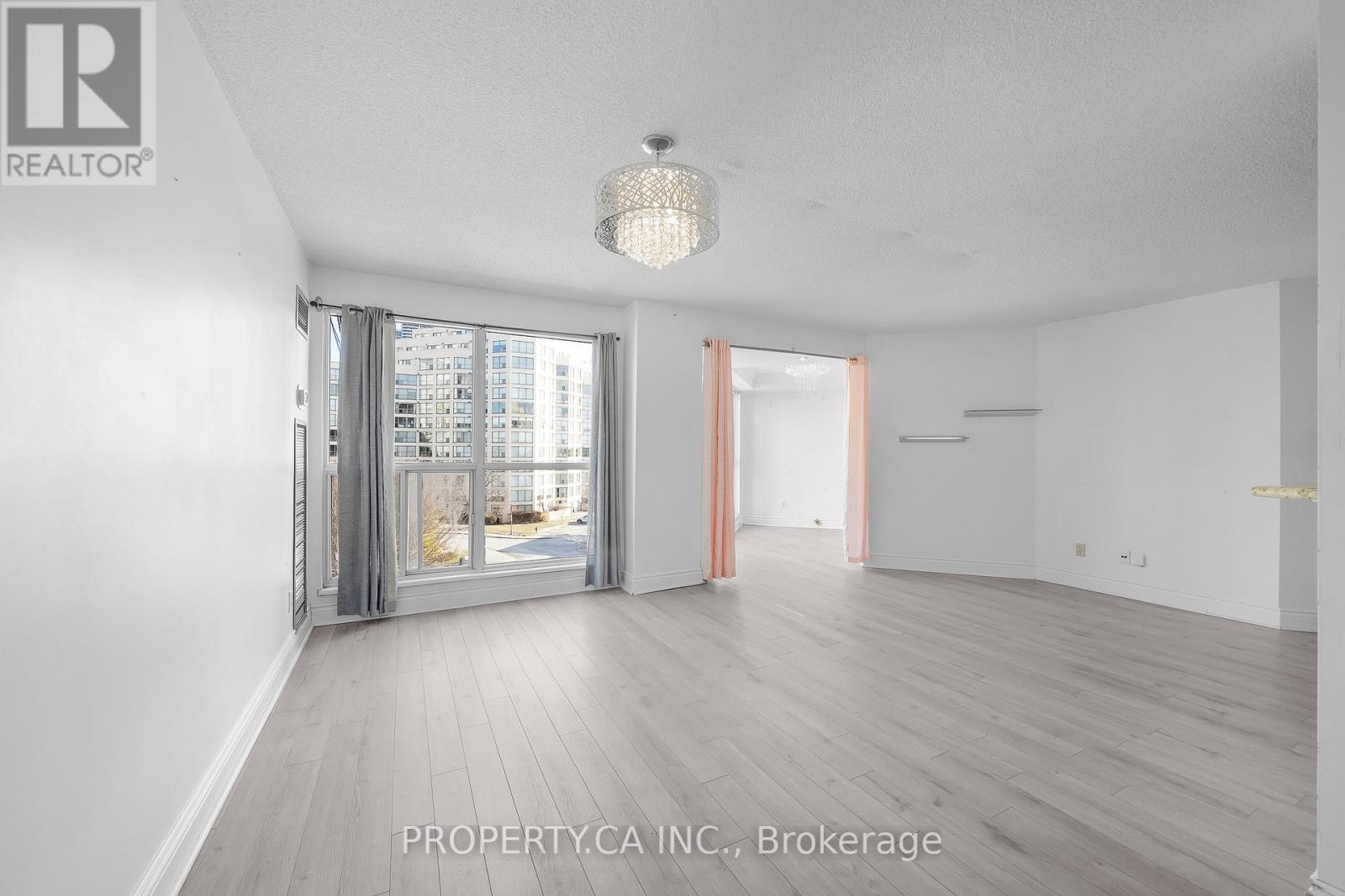 526 - 2267 Lake Shore Boulevard W, Toronto, Ontario  M8V 3X2 - Photo 9 - W12901140